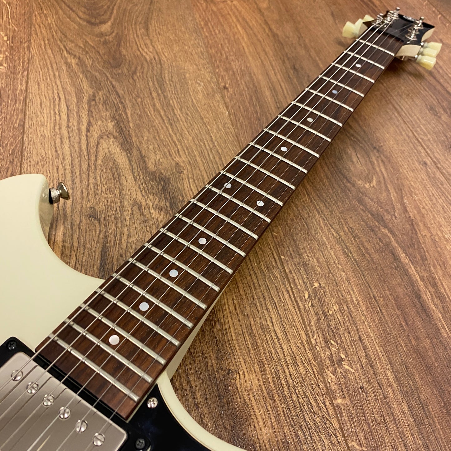Pre-Owned Yamaha Revstar Element RSE20 - Vintage White