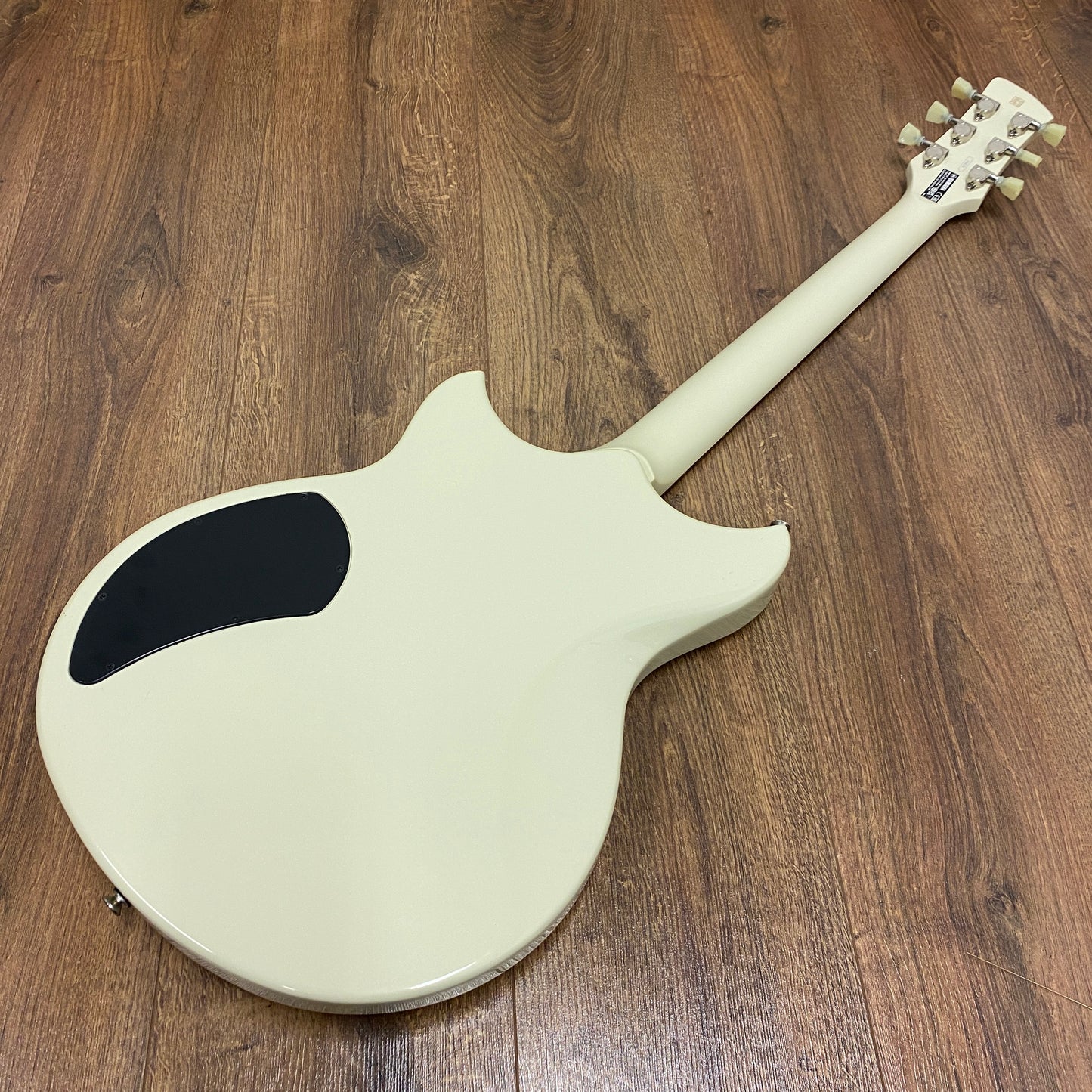 Pre-Owned Yamaha Revstar Element RSE20 - Vintage White