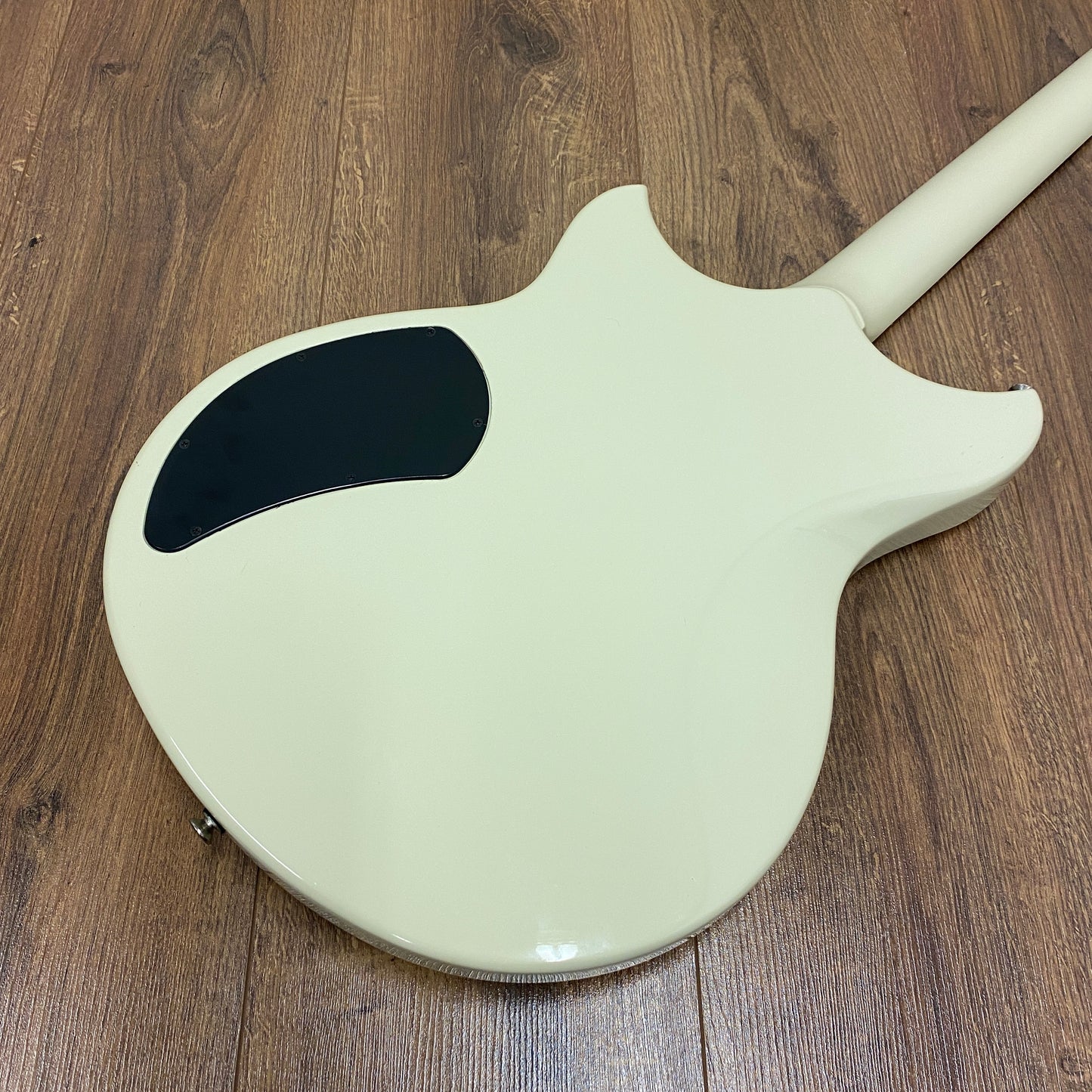 Pre-Owned Yamaha Revstar Element RSE20 - Vintage White