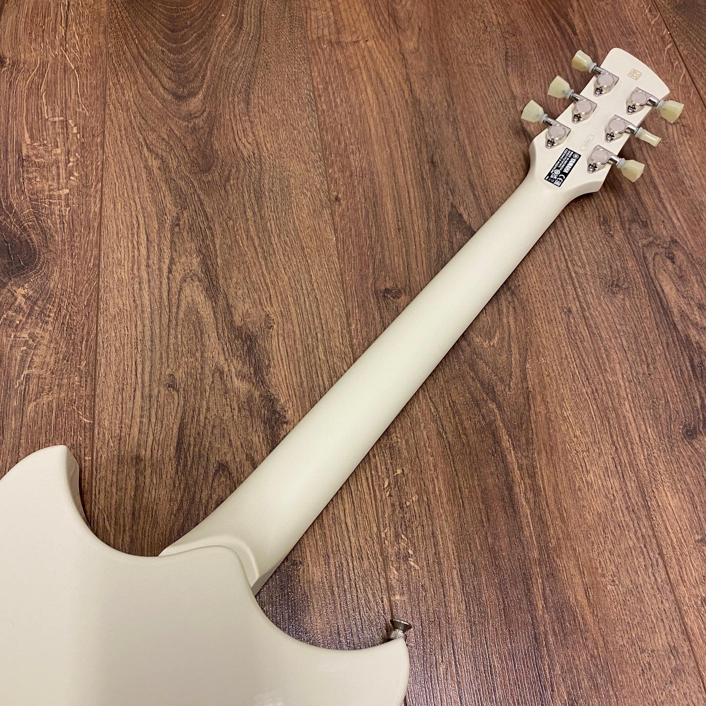 Pre-Owned Yamaha Revstar Element RSE20 - Vintage White