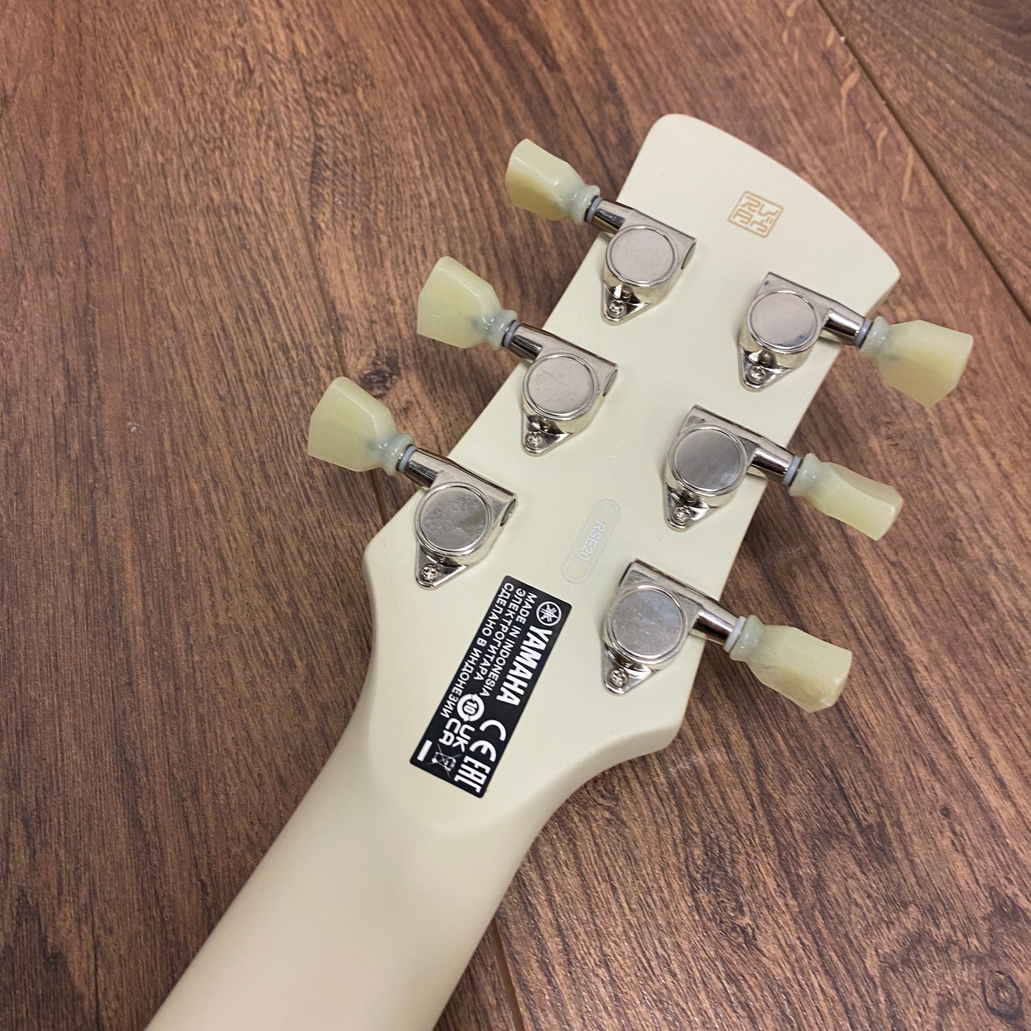 Pre-Owned Yamaha Revstar Element RSE20 - Vintage White