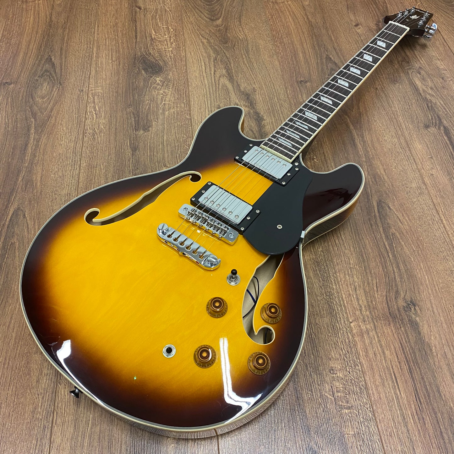 Pre-Owned Aria Pro II TA-Classic - Sunburst