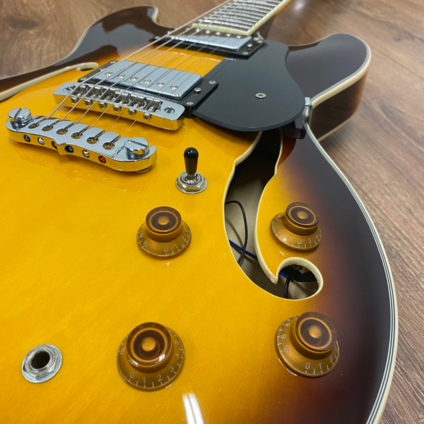 Pre-Owned Aria Pro II TA-Classic - Sunburst