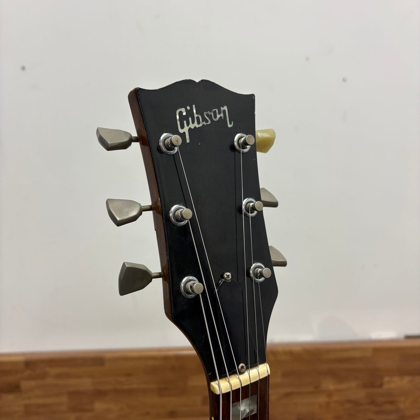 Pre-Owned Gibson SG Special - Walnut - 1973
