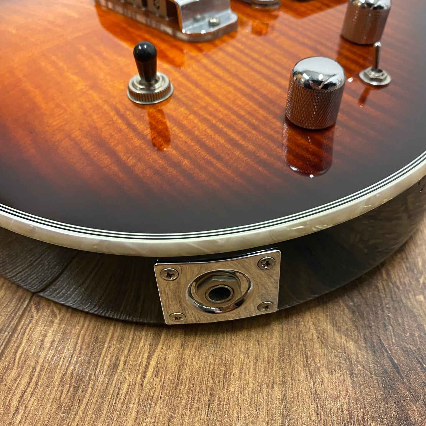 Pre-Owned Hagstrom Ultra Swede - Golden Eagle Burst
