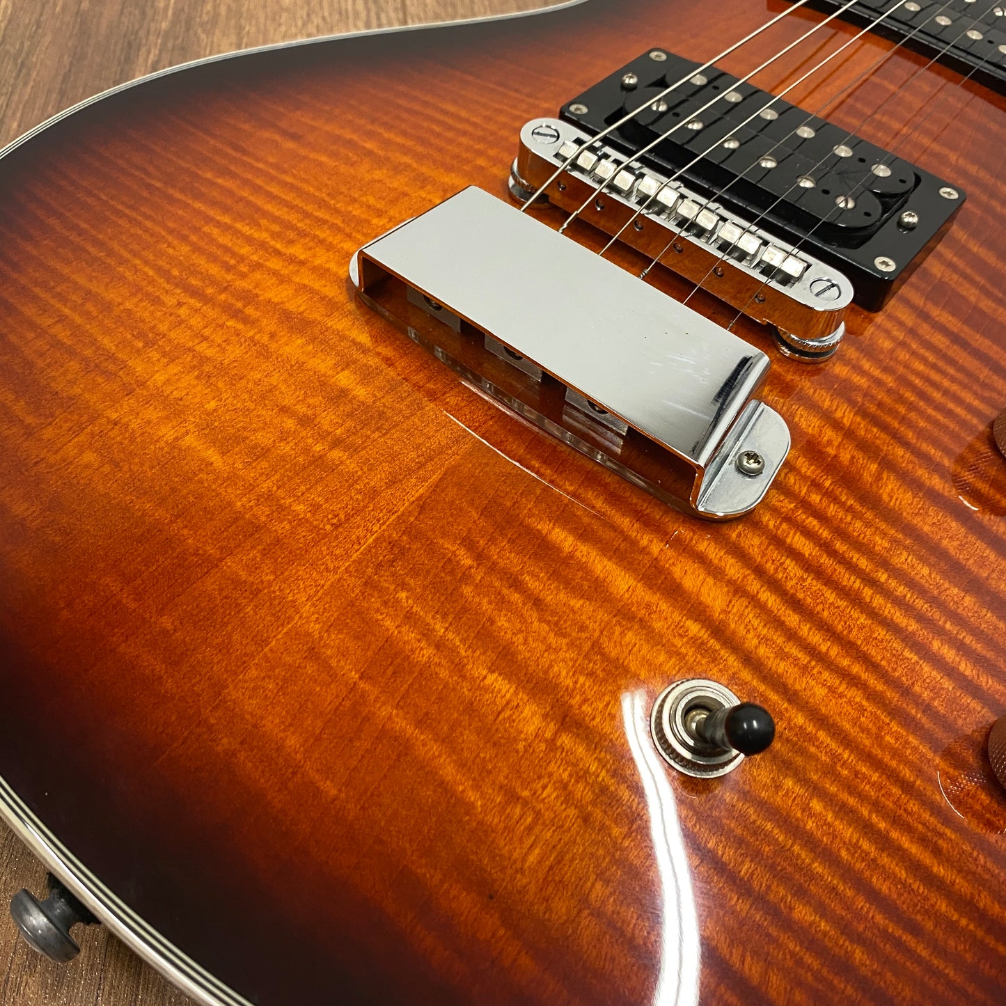 Pre-Owned Hagstrom Ultra Swede - Golden Eagle Burst