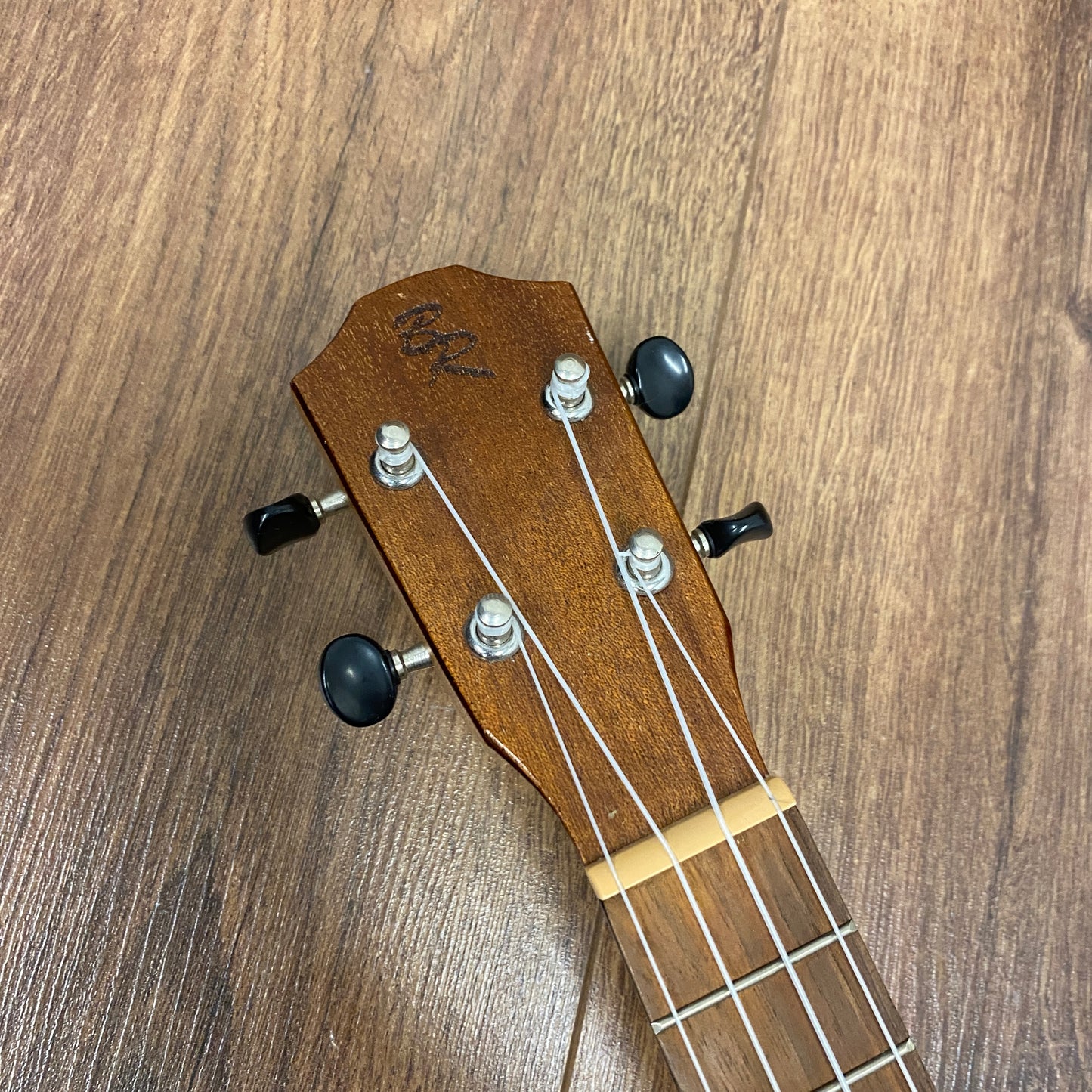Pre-Owned Baton Rouge V2-CCE-L Sun Left Handed Concert Electro Ukulele