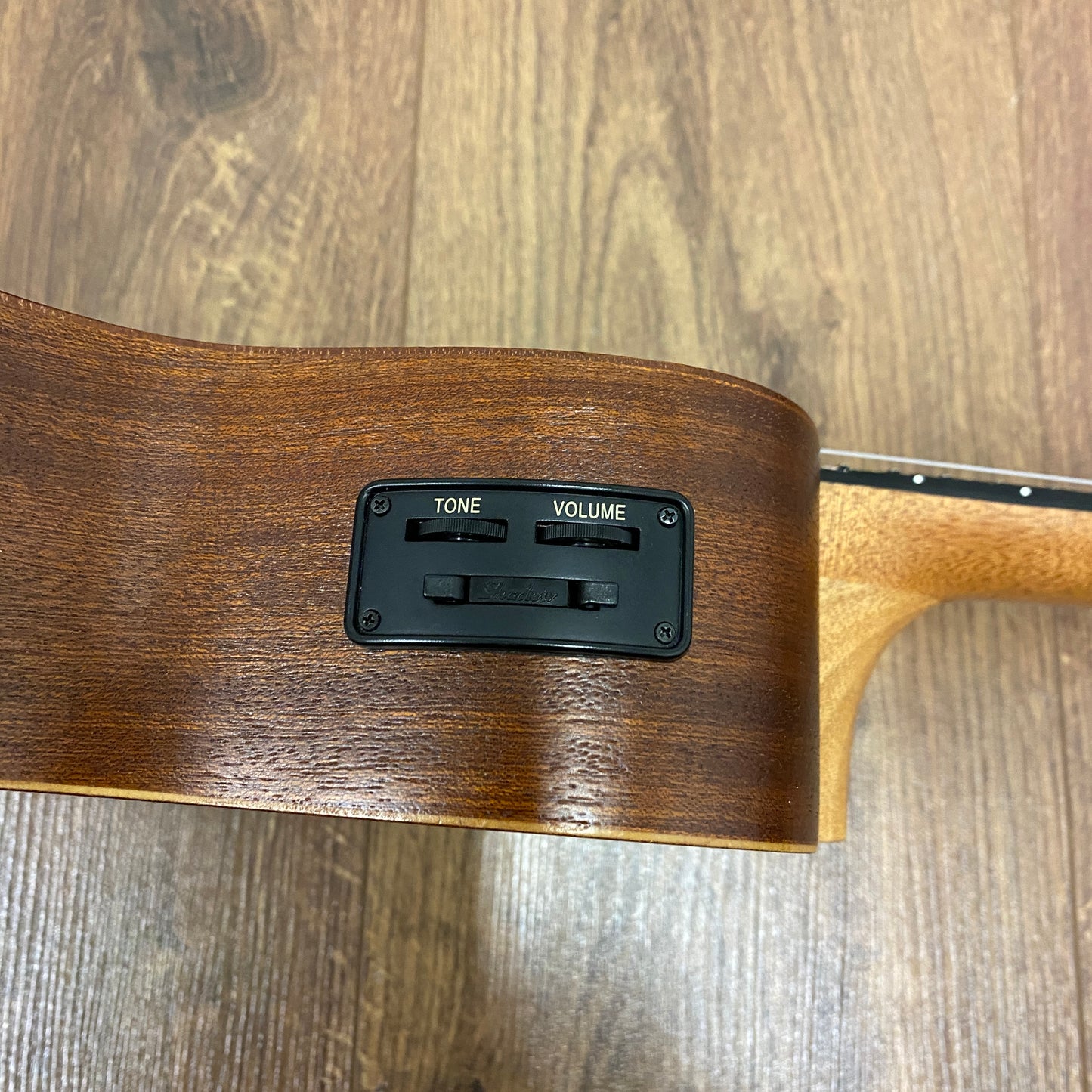 Pre-Owned Baton Rouge V2-CCE-L Sun Left Handed Concert Electro Ukulele