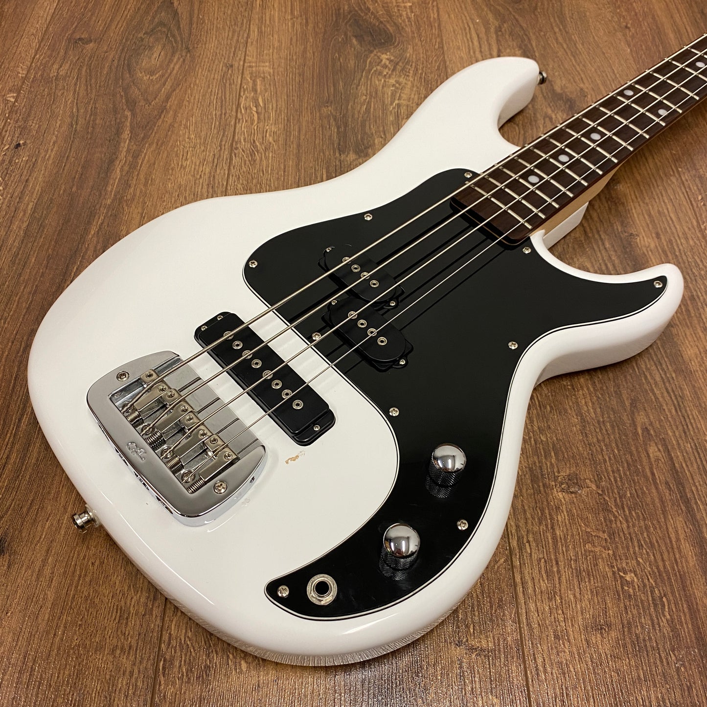 Pre-Owned G&L SB-2 Tribute Bass w/ Hard Case - White