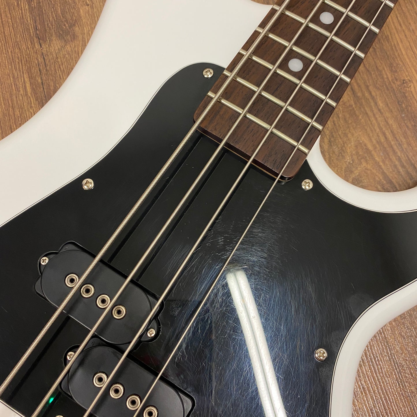 Pre-Owned G&L SB-2 Tribute Bass w/ Hard Case - White
