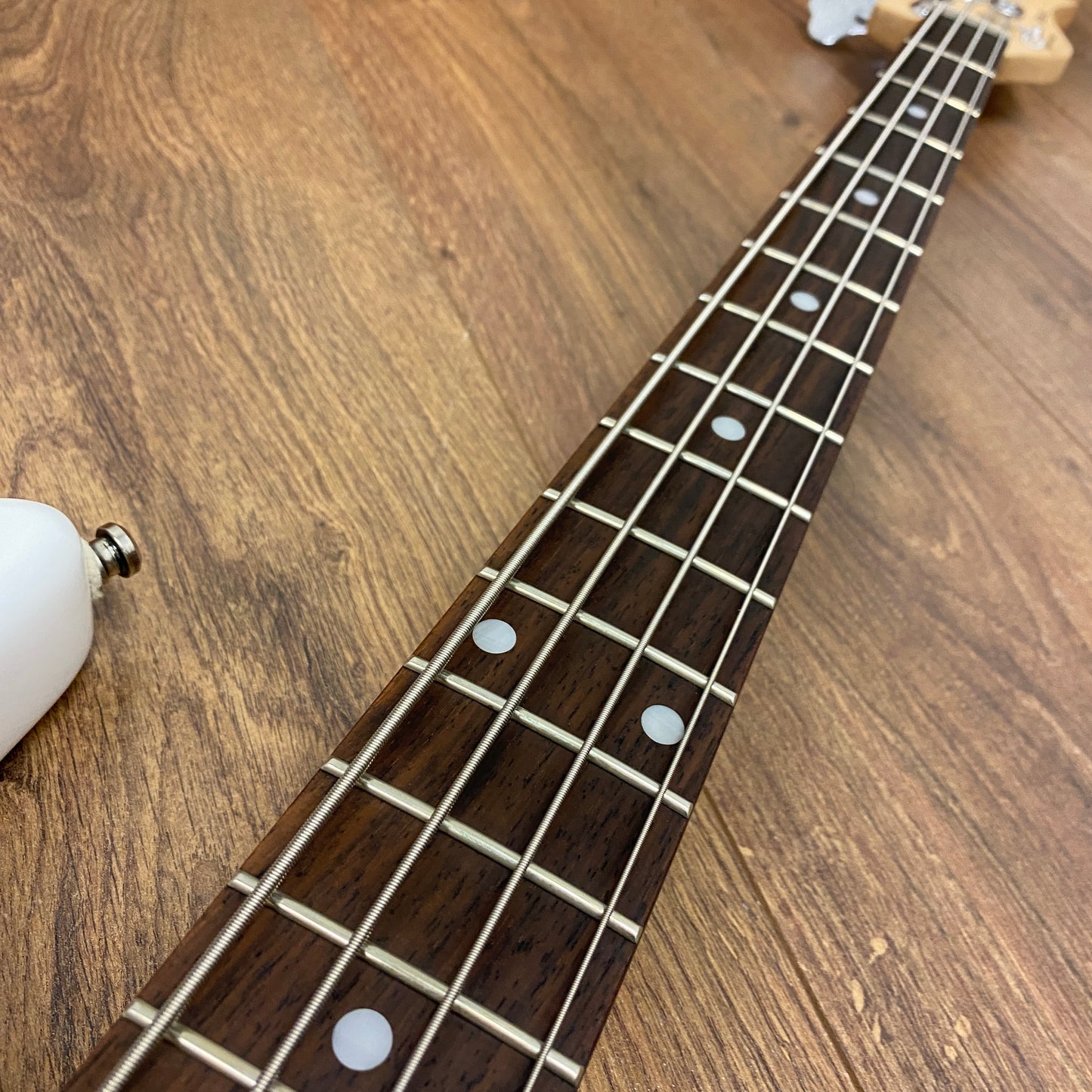 Pre-Owned G&L SB-2 Tribute Bass w/ Hard Case - White