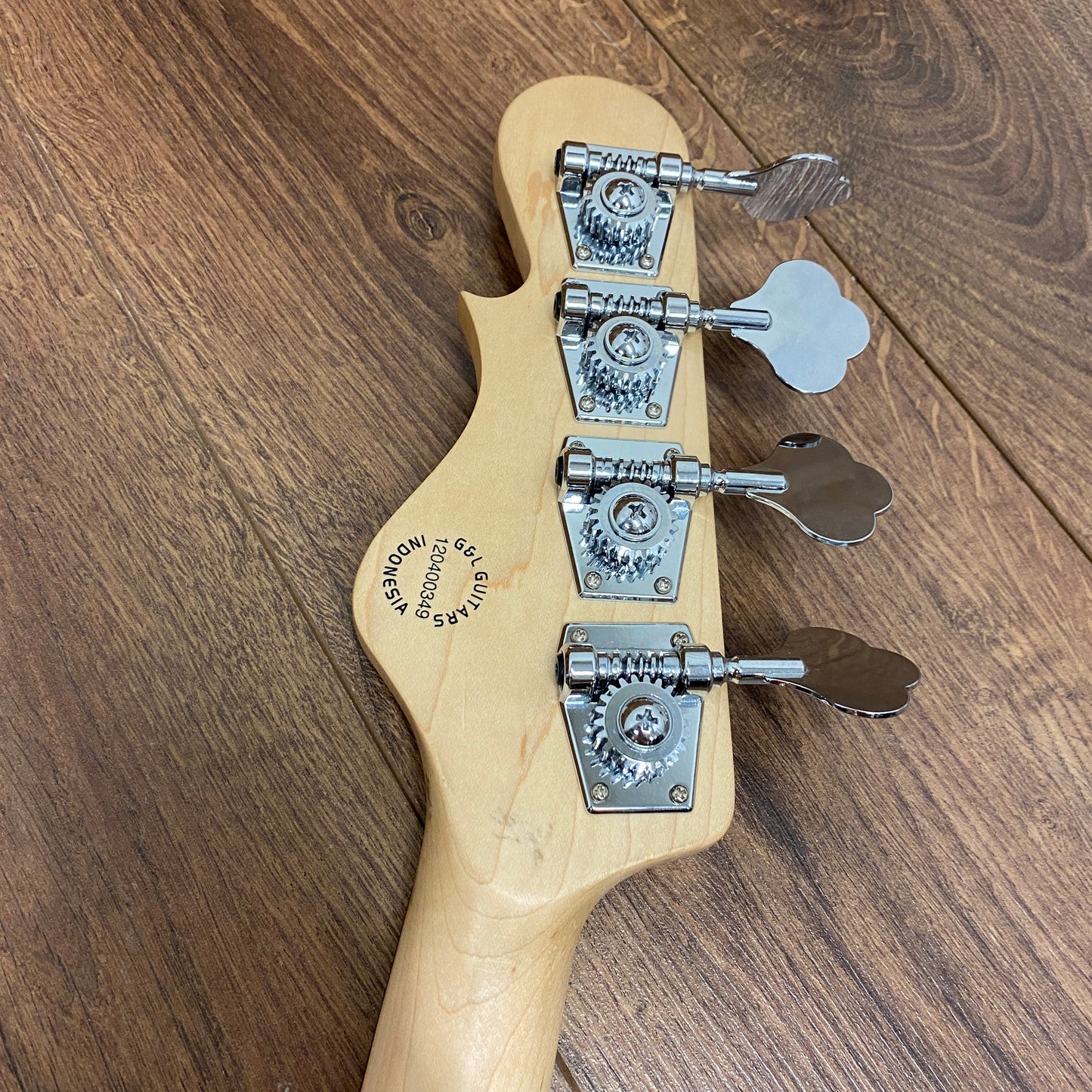 Pre-Owned G&L SB-2 Tribute Bass w/ Hard Case - White