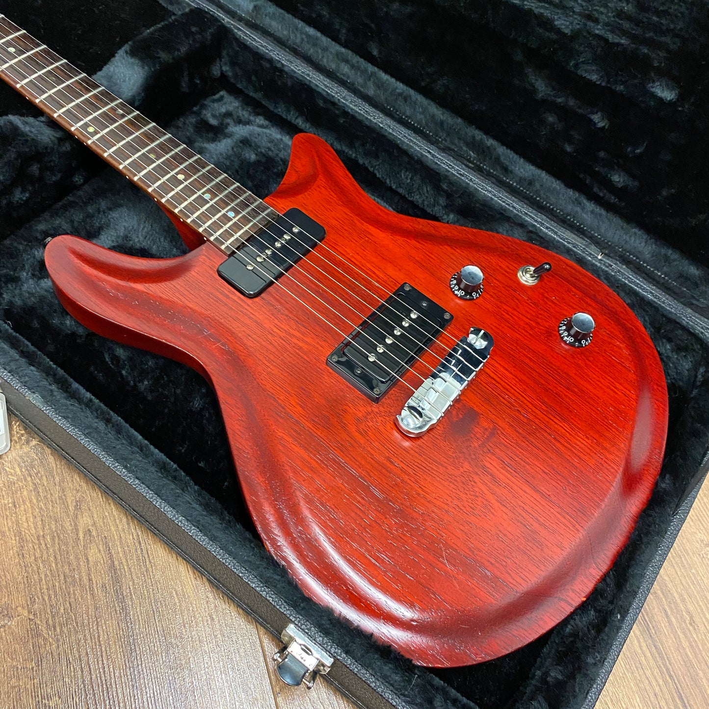 Pre-Owned JJ Jewel w/ Bareknuckle Nantucket P90s - Cherry Red