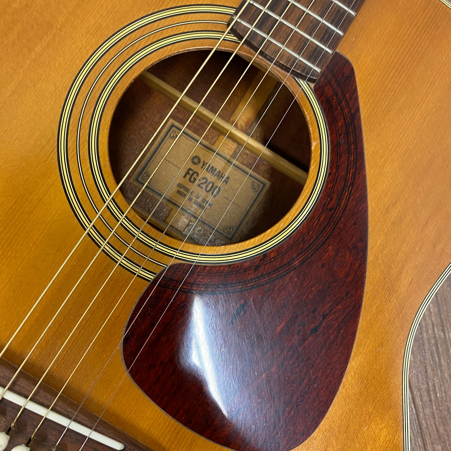 Pre-Owned Yamaha FG-200 Acoustic - Natural - 1973