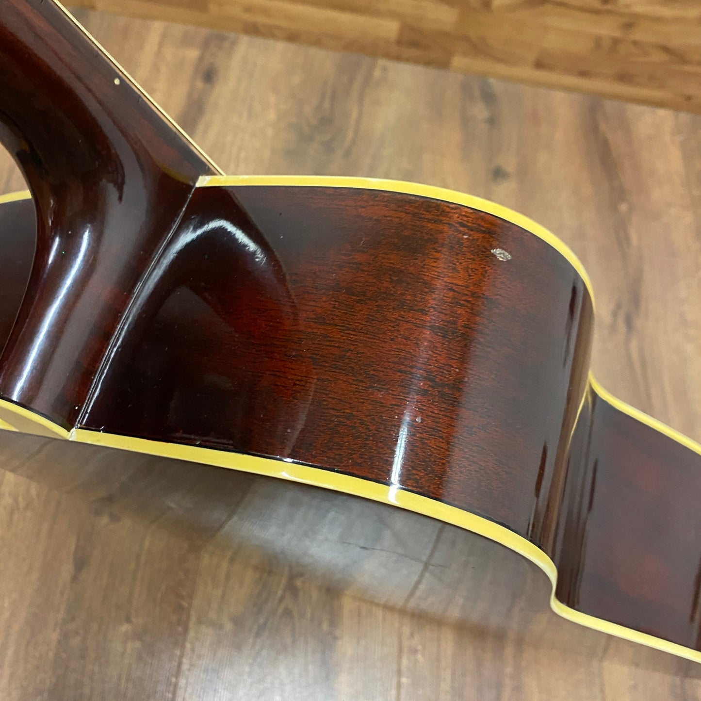 Pre-Owned Yamaha FG-200 Acoustic - Natural - 1973