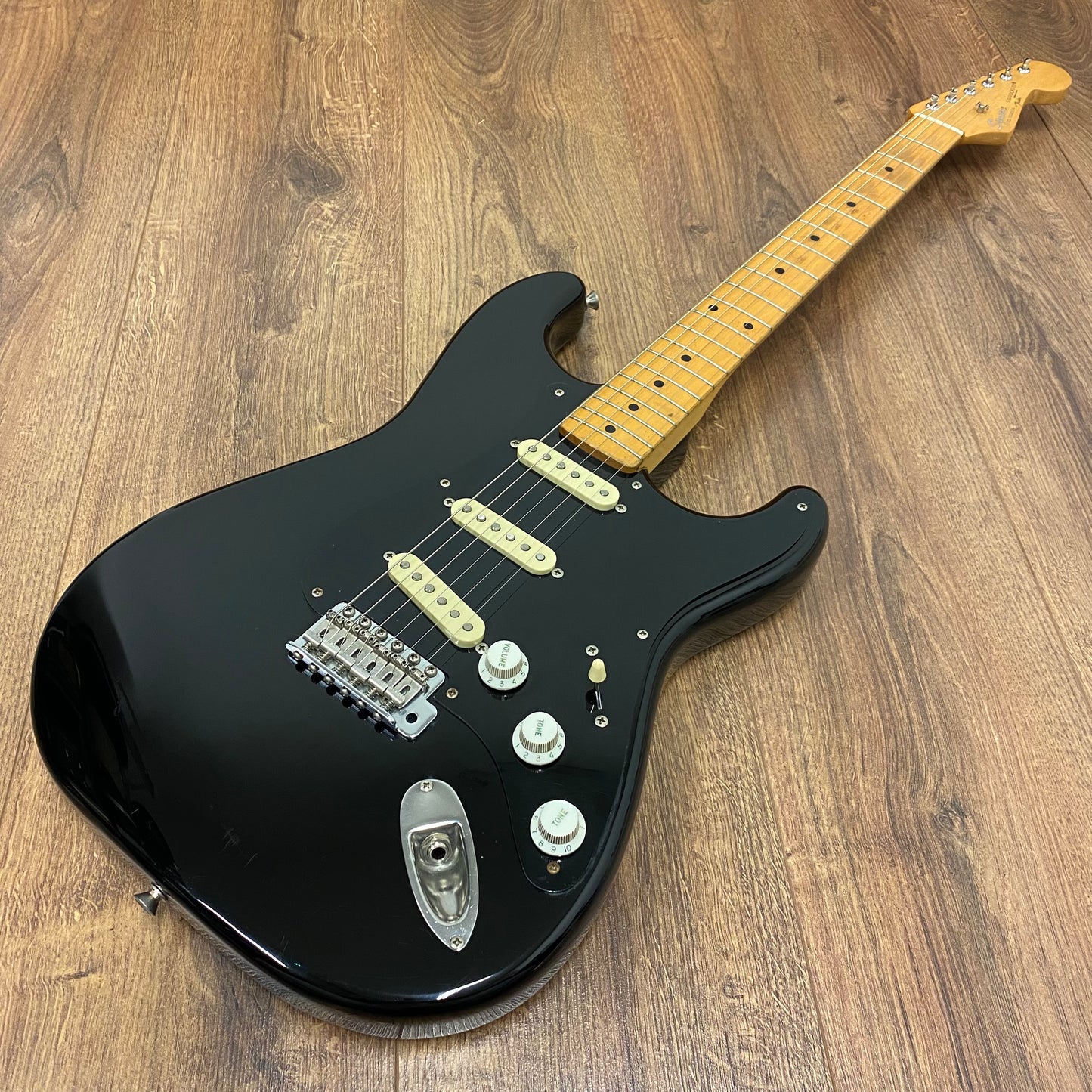 Pre-Owned Squier MIJ Silver Series Stratocaster - Black - 1990