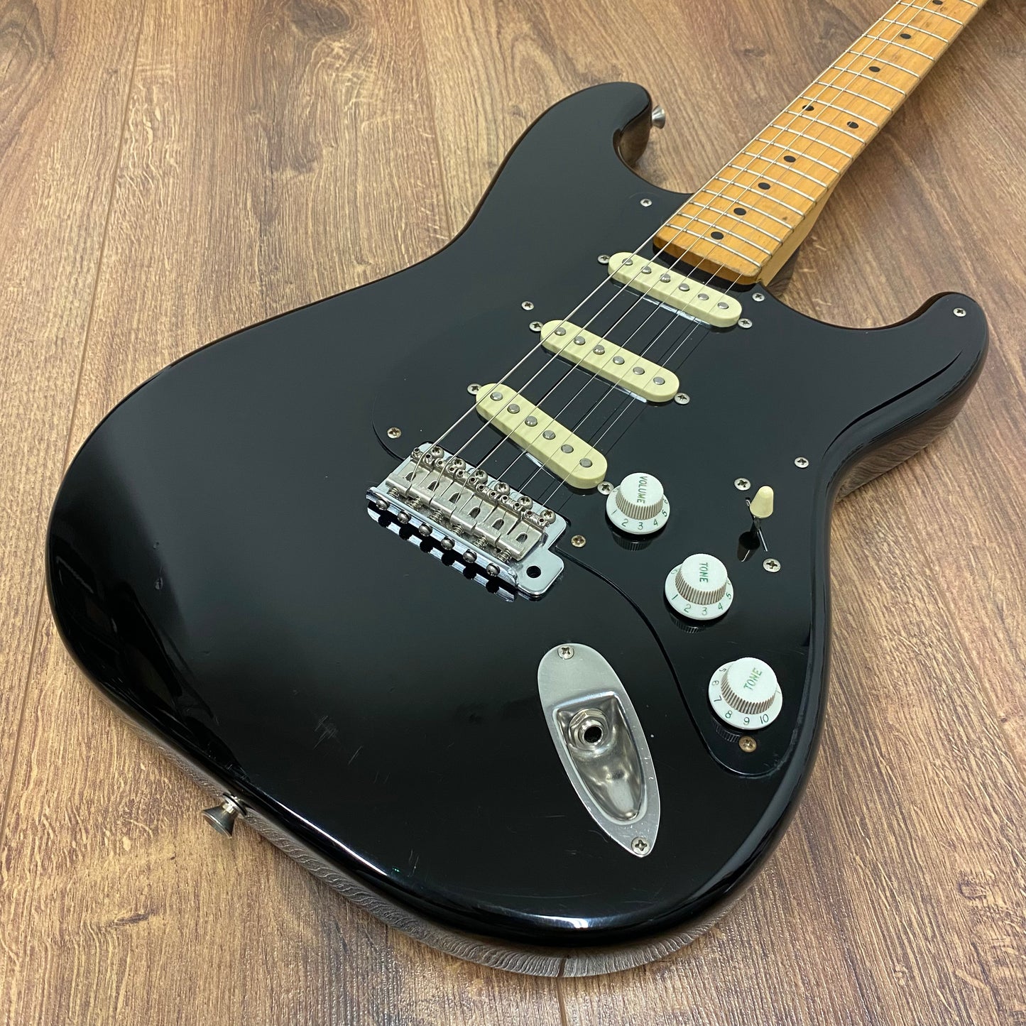 Pre-Owned Squier MIJ Silver Series Stratocaster - Black - 1990