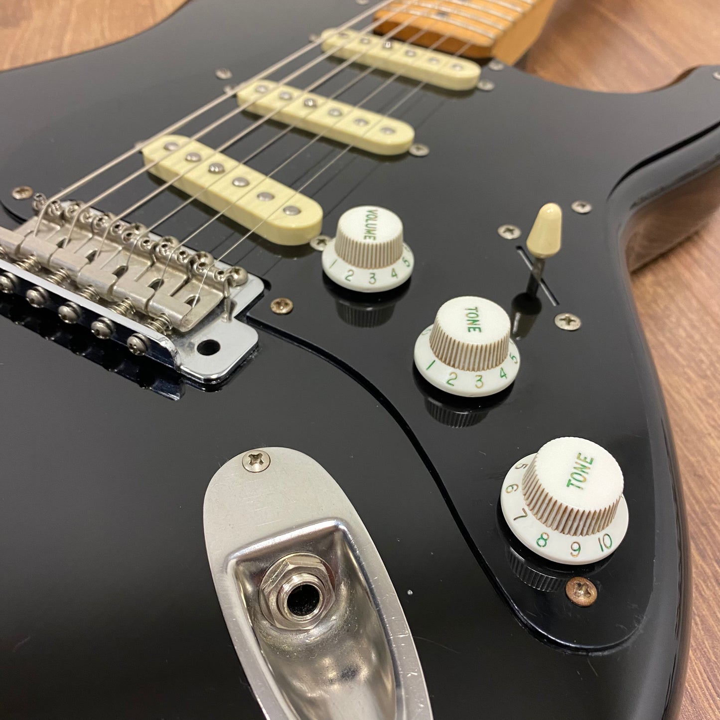 Pre-Owned Squier MIJ Silver Series Stratocaster - Black - 1990
