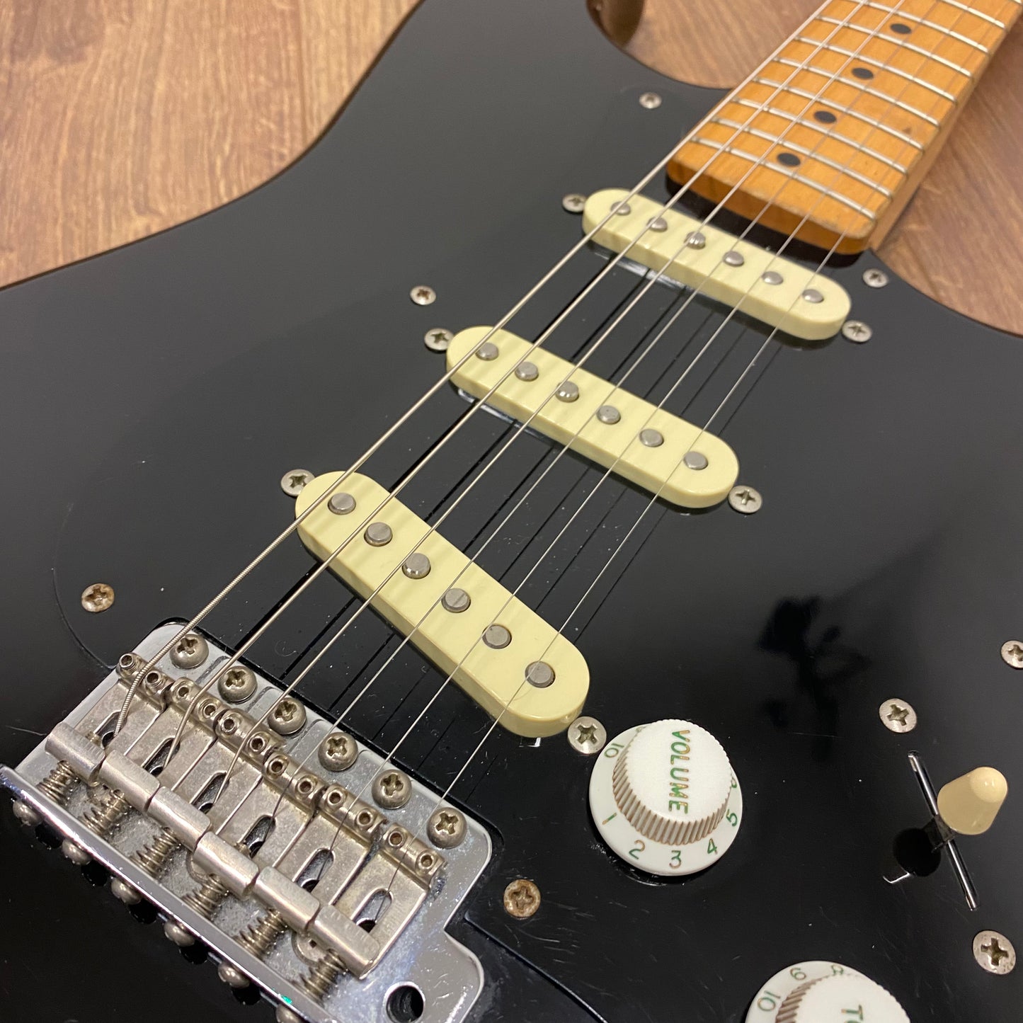 Pre-Owned Squier MIJ Silver Series Stratocaster - Black - 1990
