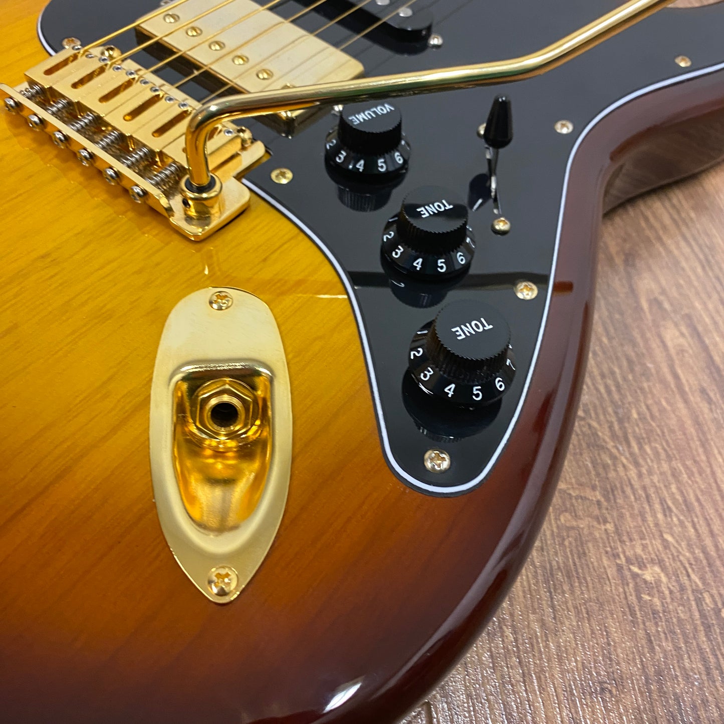 Pre-Owned Gordon Smith Classic S - Tobacco Burst - 2023 - HUGE Spec!