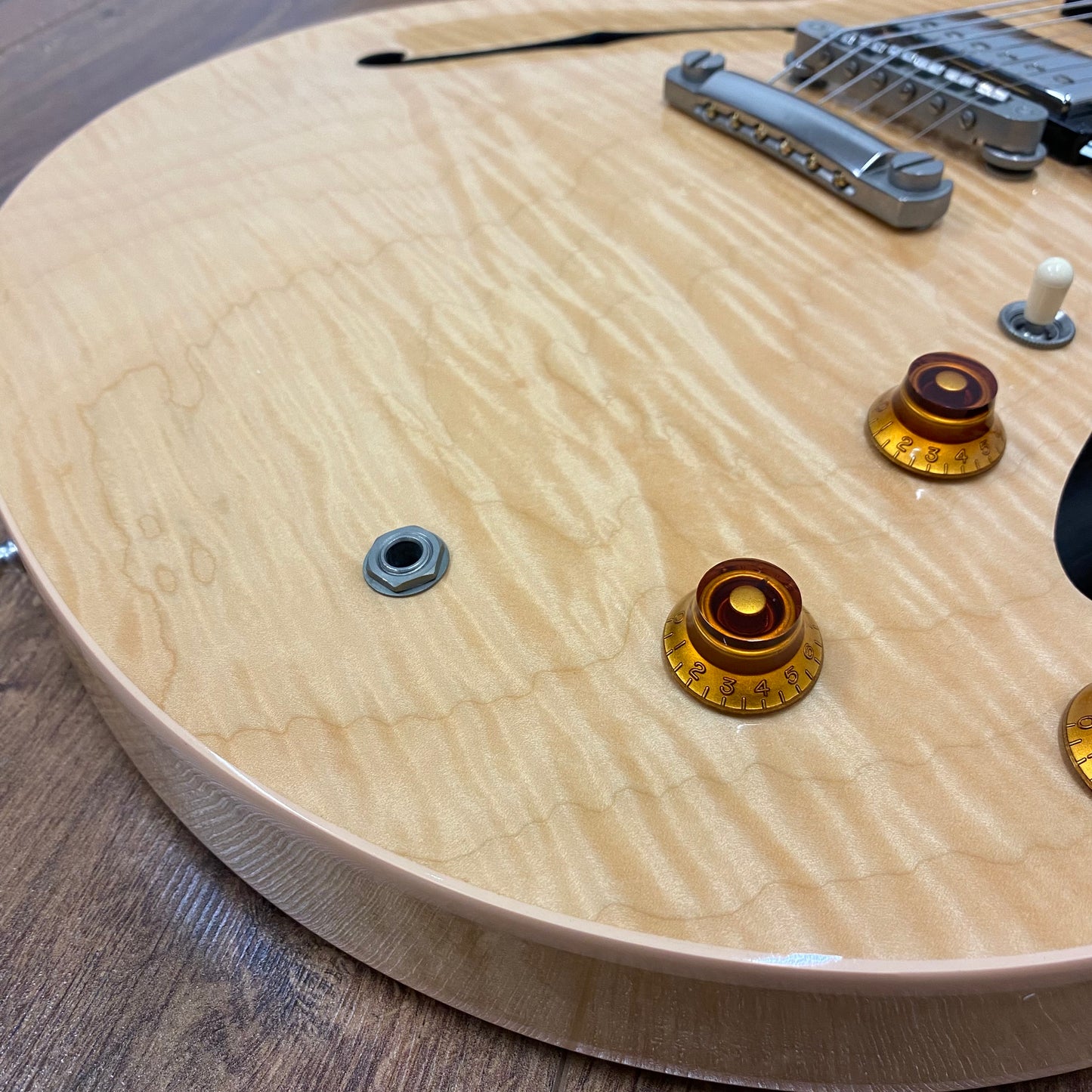 Pre-Owned Gibson ES-335 - Figured Antique Natural - 2013