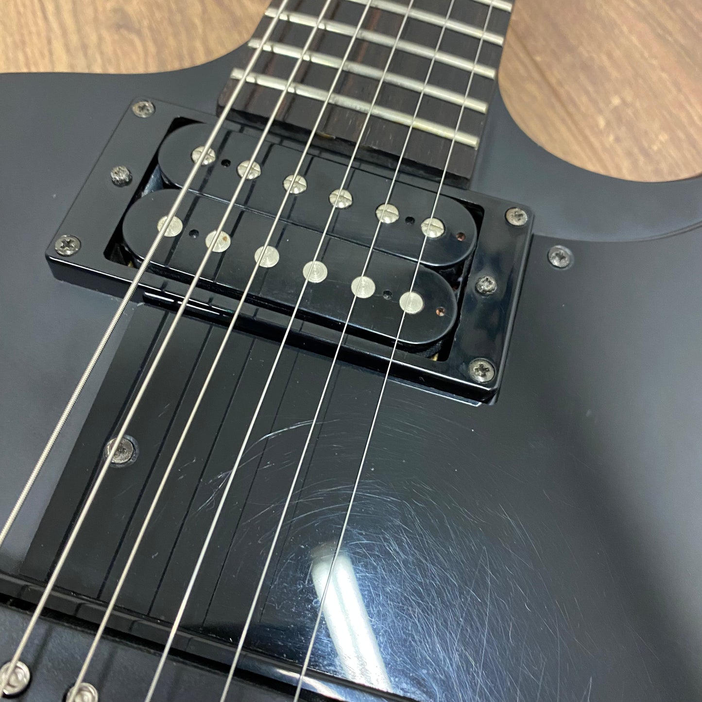 Pre-Owned Epiphone Gothic '58 Explorer - Pitch Black - 2015