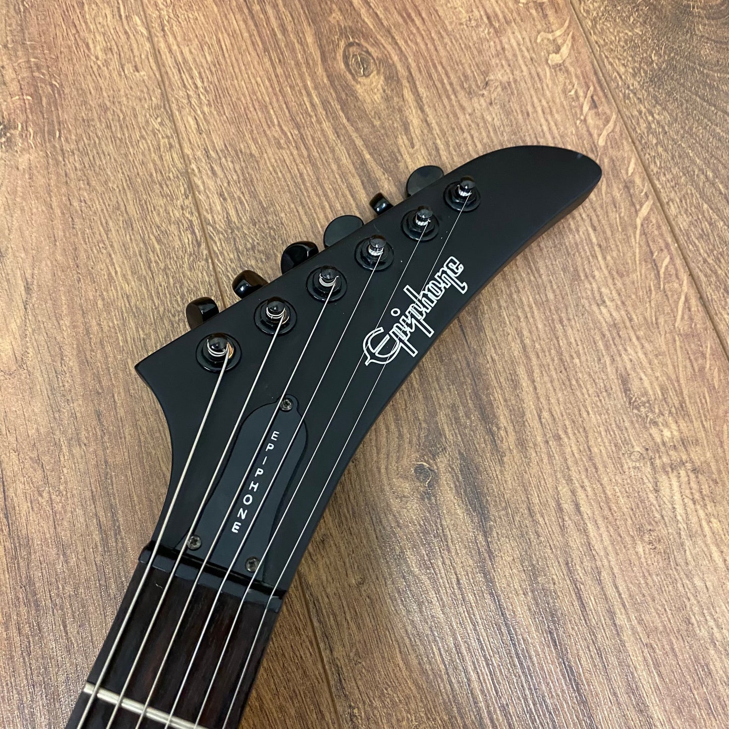Pre-Owned Epiphone Gothic '58 Explorer - Pitch Black - 2015