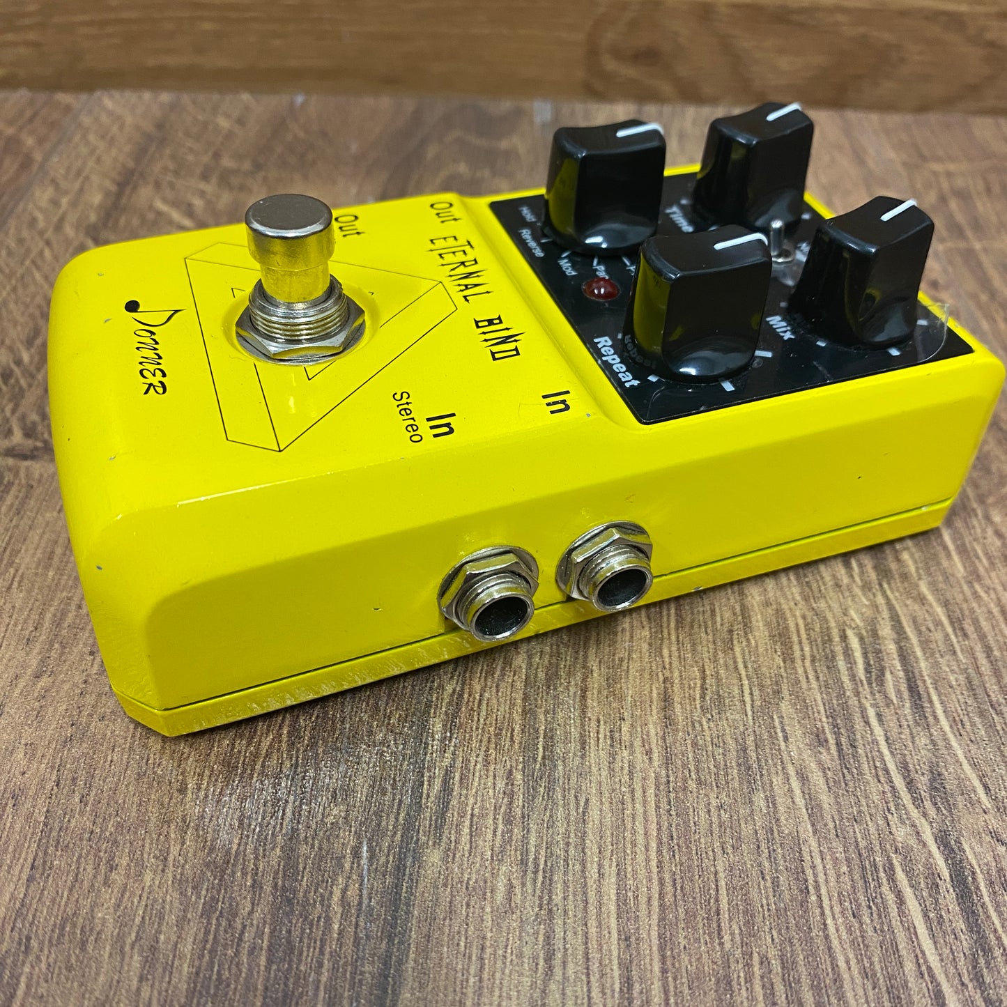 Pre-Owned Donner Eternal Bind Delay Pedal