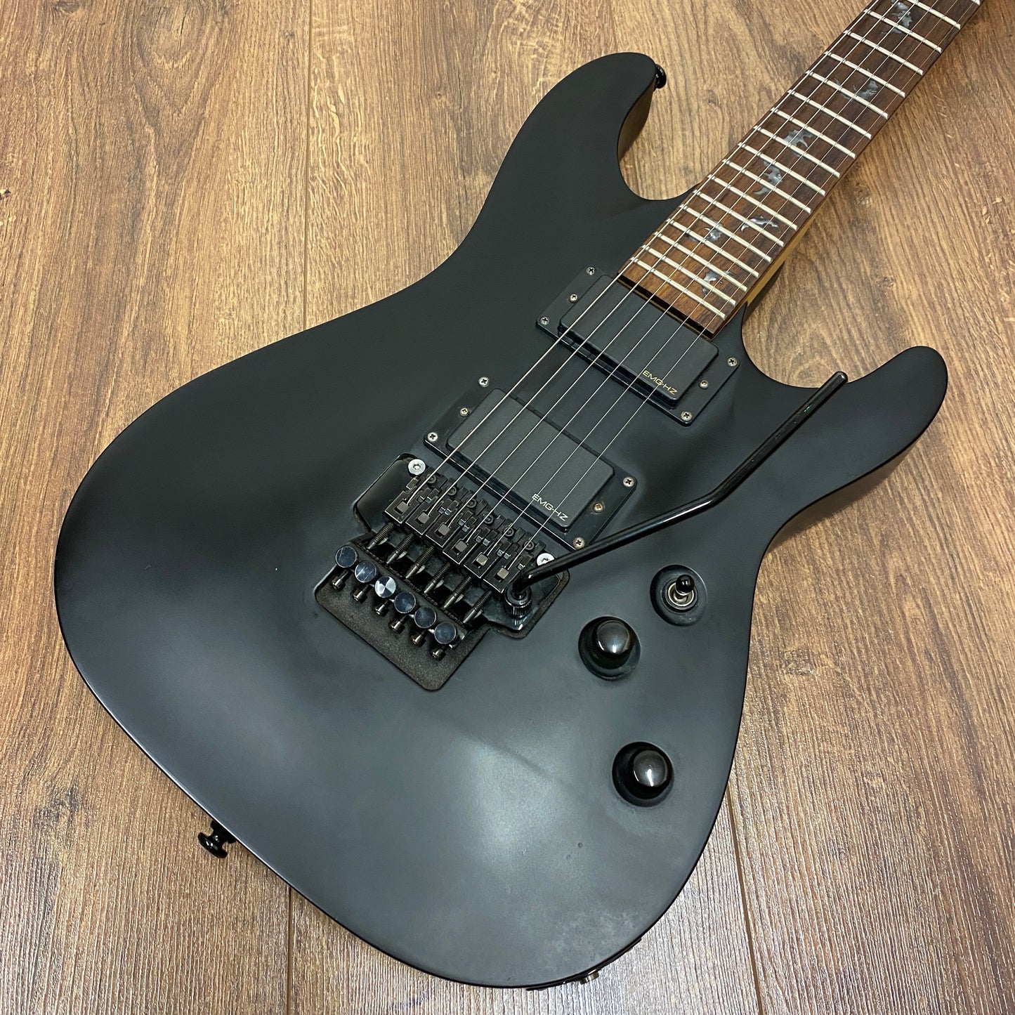 Pre-Owned Schecter Damien 6 Floyd Rose - Satin Black