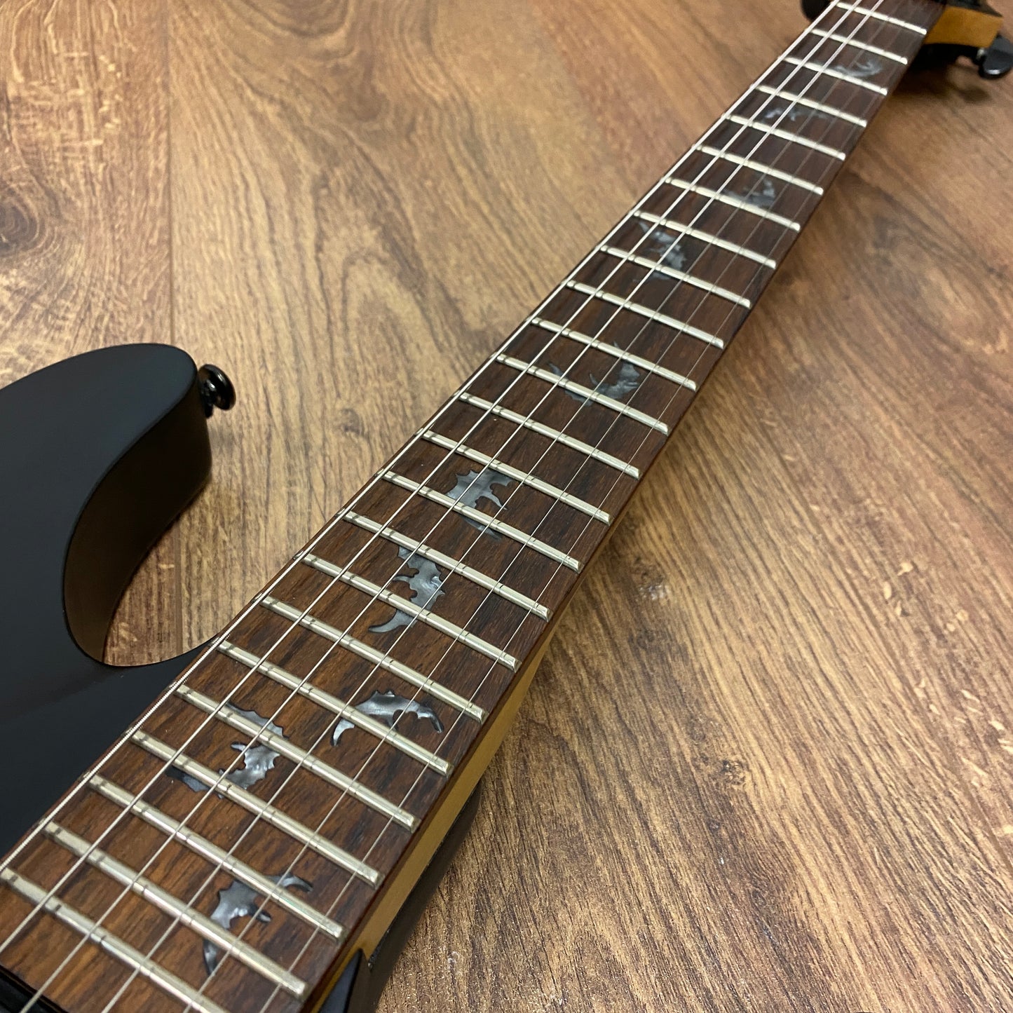 Pre-Owned Schecter Damien 6 Floyd Rose - Satin Black