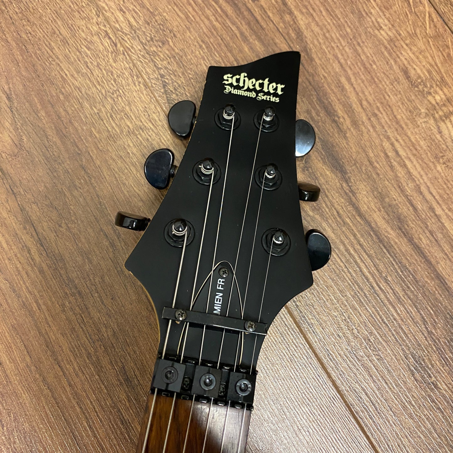 Pre-Owned Schecter Damien 6 Floyd Rose - Satin Black