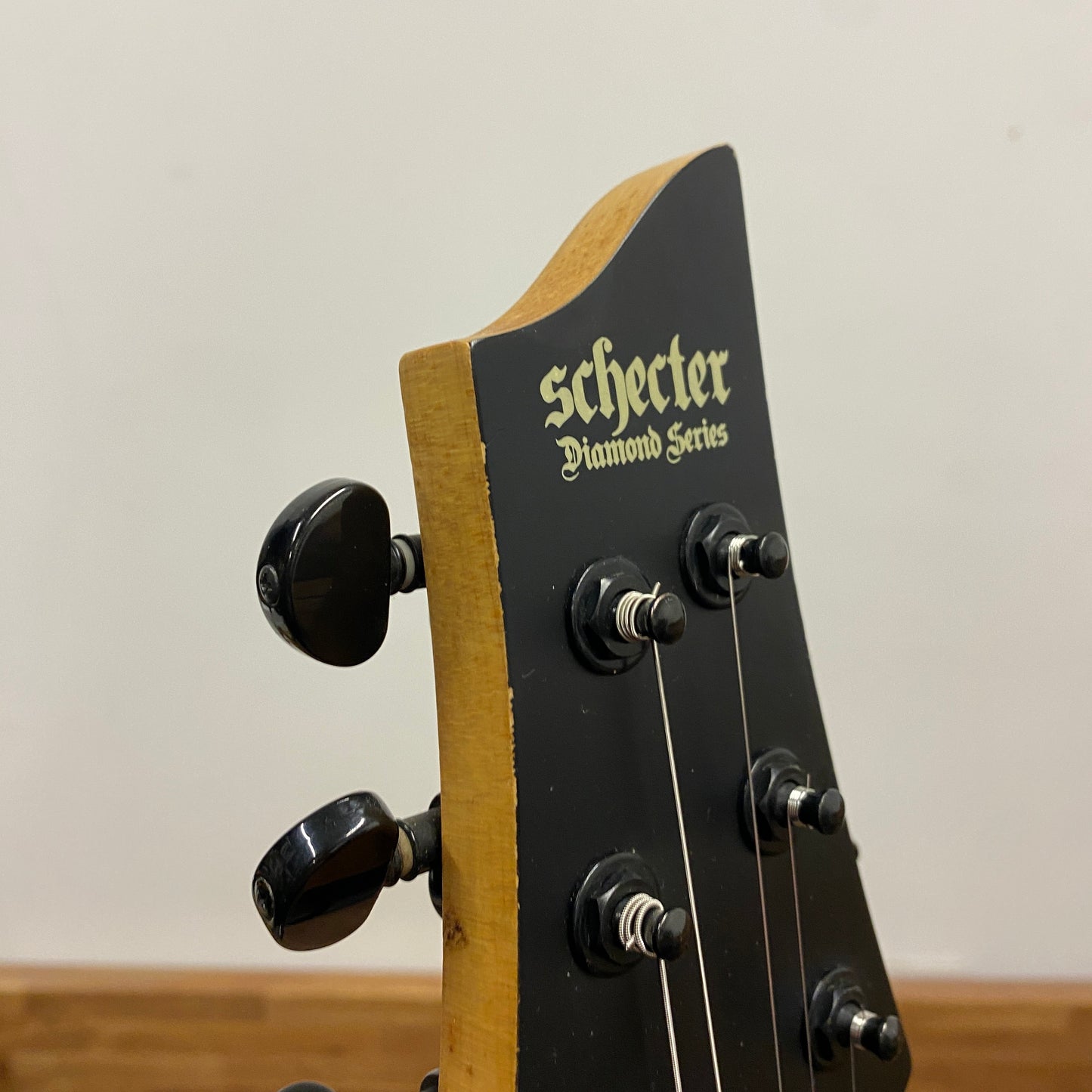 Pre-Owned Schecter Damien 6 Floyd Rose - Satin Black