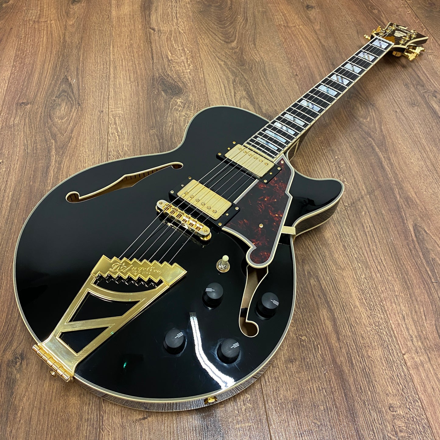 Pre-Owned D'Angelico Excel SS Semi-Hollow - Solid Black
