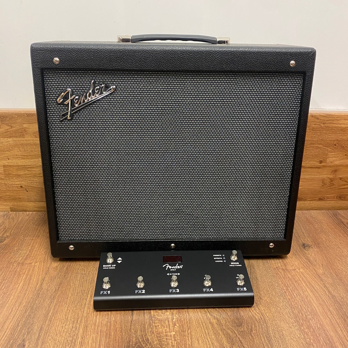Pre-Owned Fender Mustang GTX100 Combo Amp