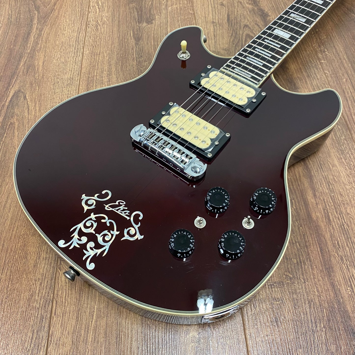Eko M-24 -Vintage Wine Red - *B-STOCK*