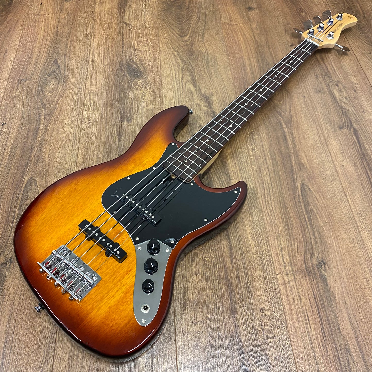 Pre-Owned Sire Marcus Miller V3P Passive 5-String - Tobacco Sunburst