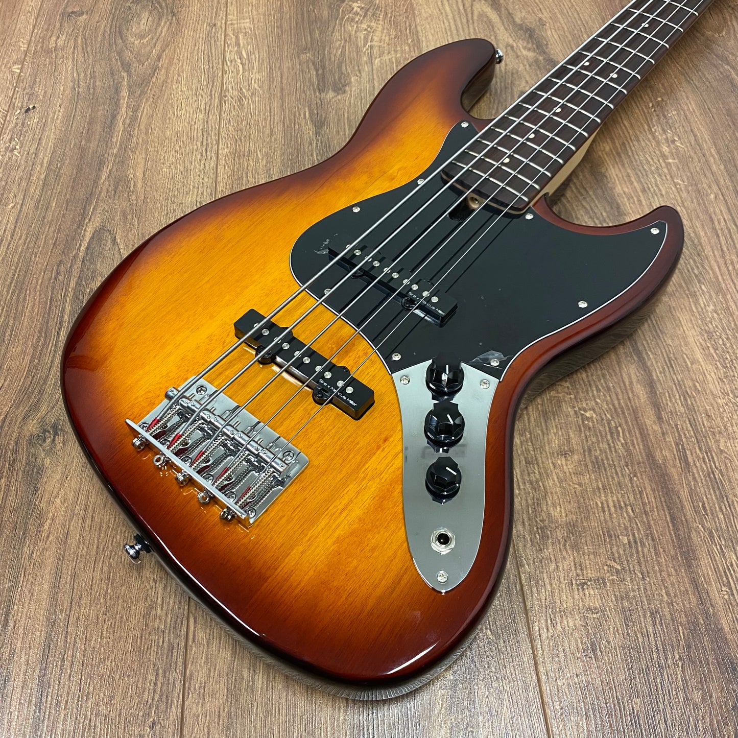 Pre-Owned Sire Marcus Miller V3P Passive 5-String - Tobacco Sunburst