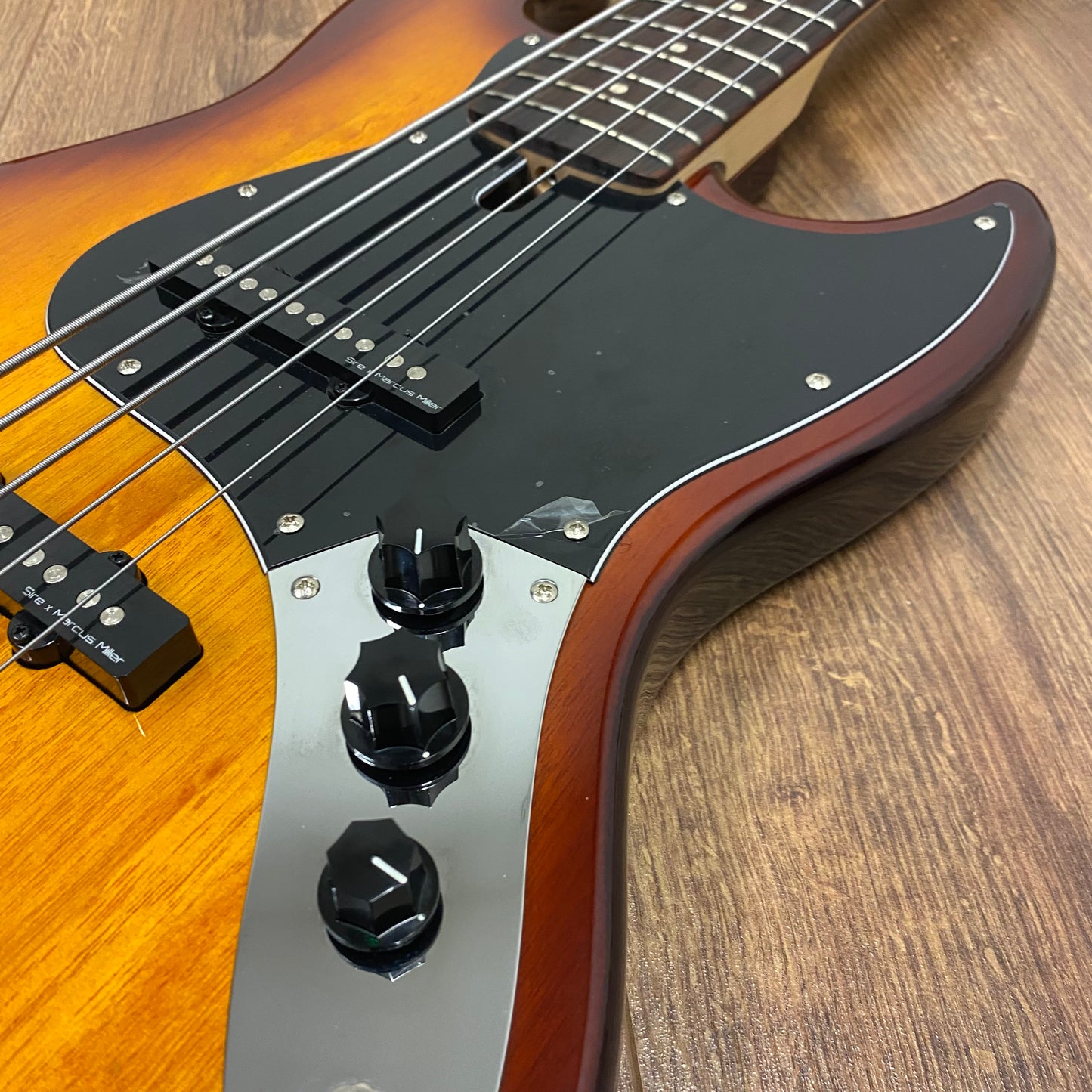 Pre-Owned Sire Marcus Miller V3P Passive 5-String - Tobacco Sunburst