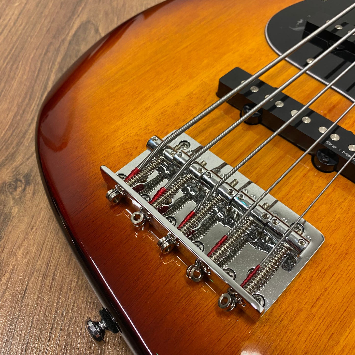 Pre-Owned Sire Marcus Miller V3P Passive 5-String - Tobacco Sunburst
