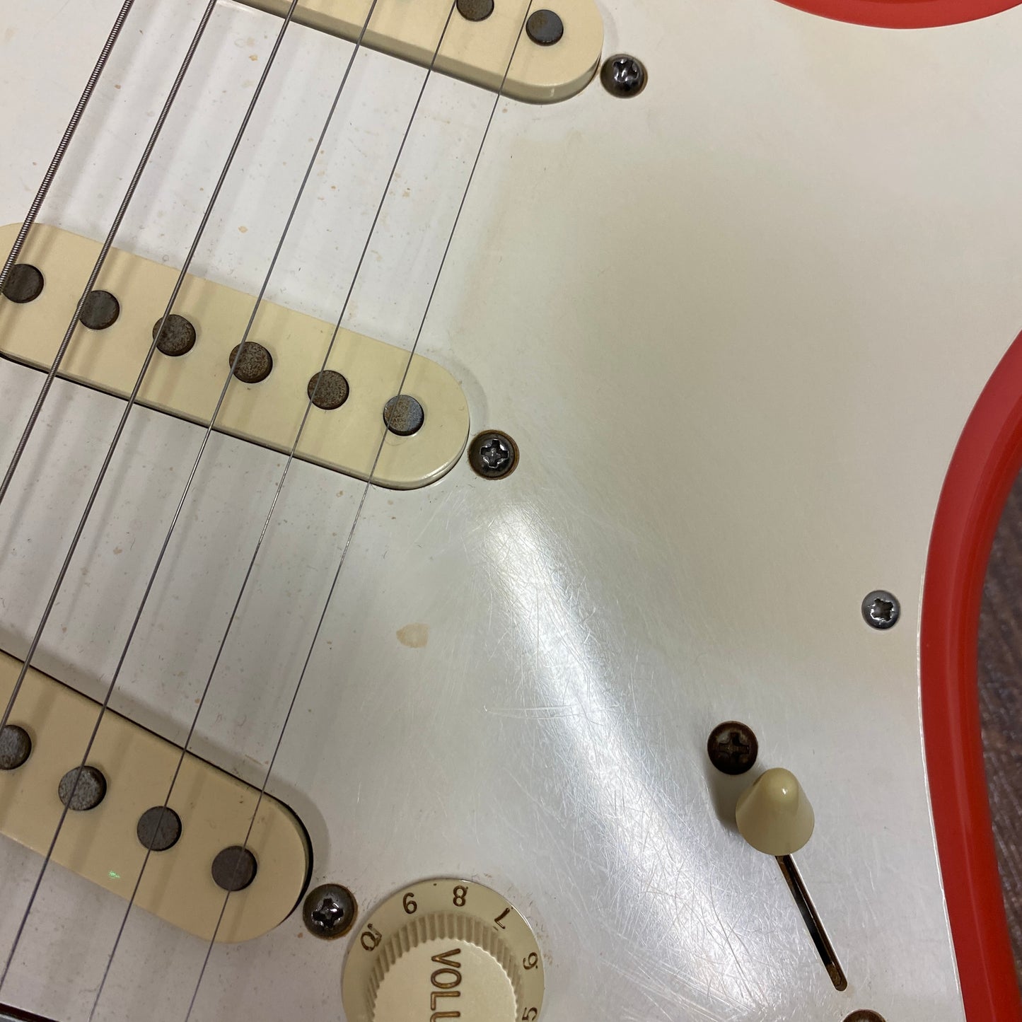 Pre-Owned Fender CIJ Hank Marvin Stratocaster - Fiesta Red - 1997