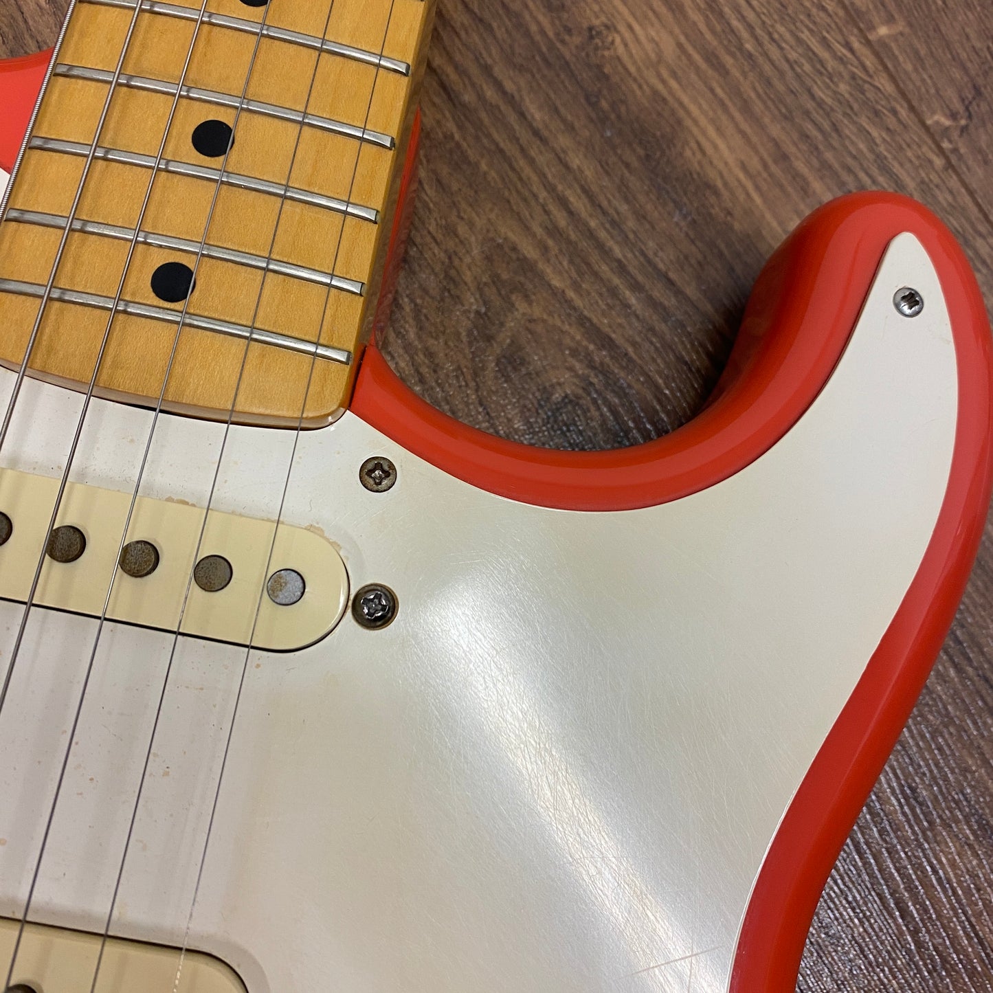 Pre-Owned Fender CIJ Hank Marvin Stratocaster - Fiesta Red - 1997