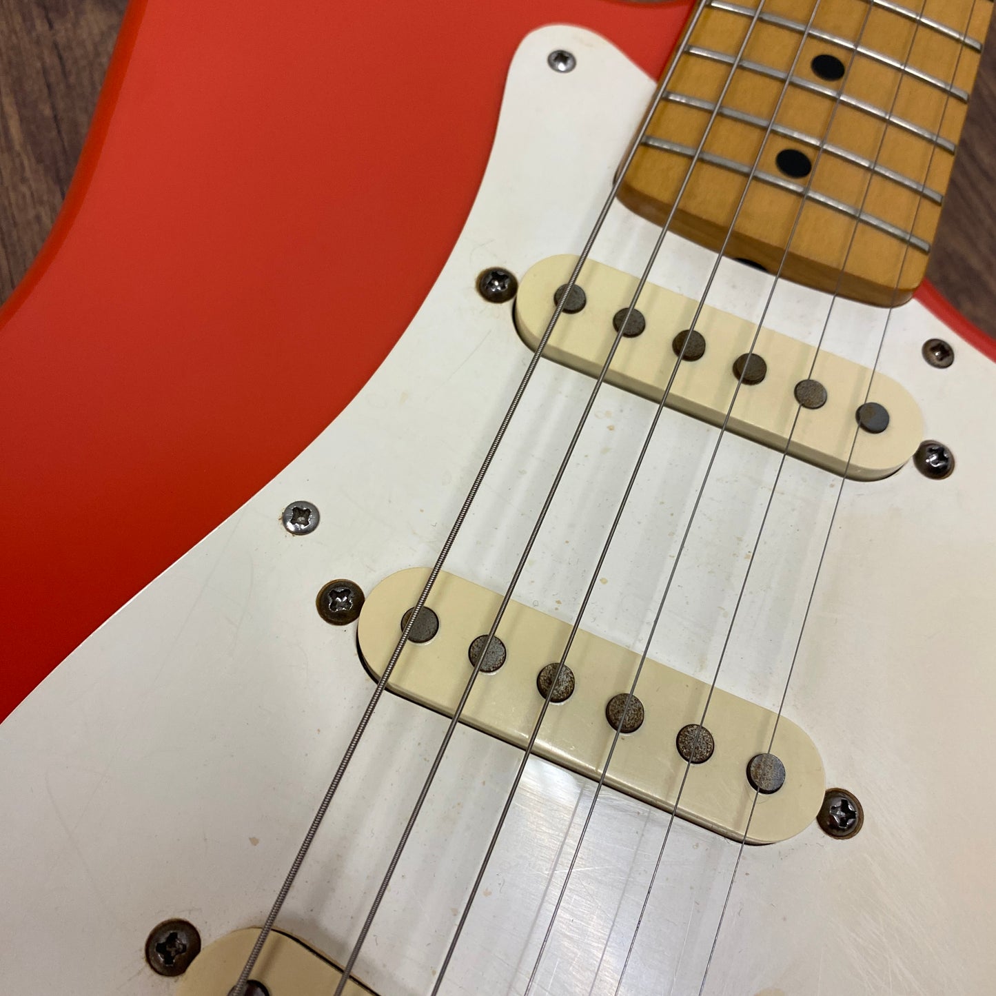 Pre-Owned Fender CIJ Hank Marvin Stratocaster - Fiesta Red - 1997
