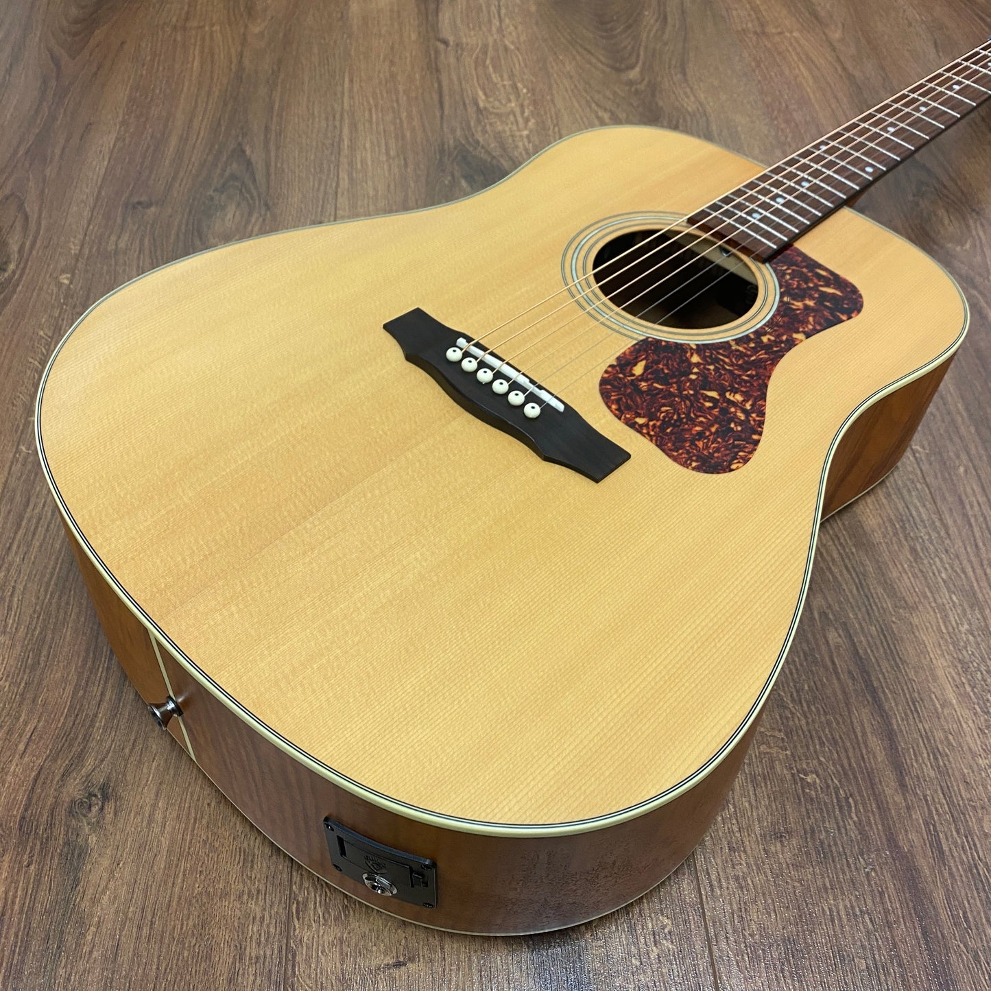 Pre-Owned Guild D-240 Limited Edition Flame - Natural