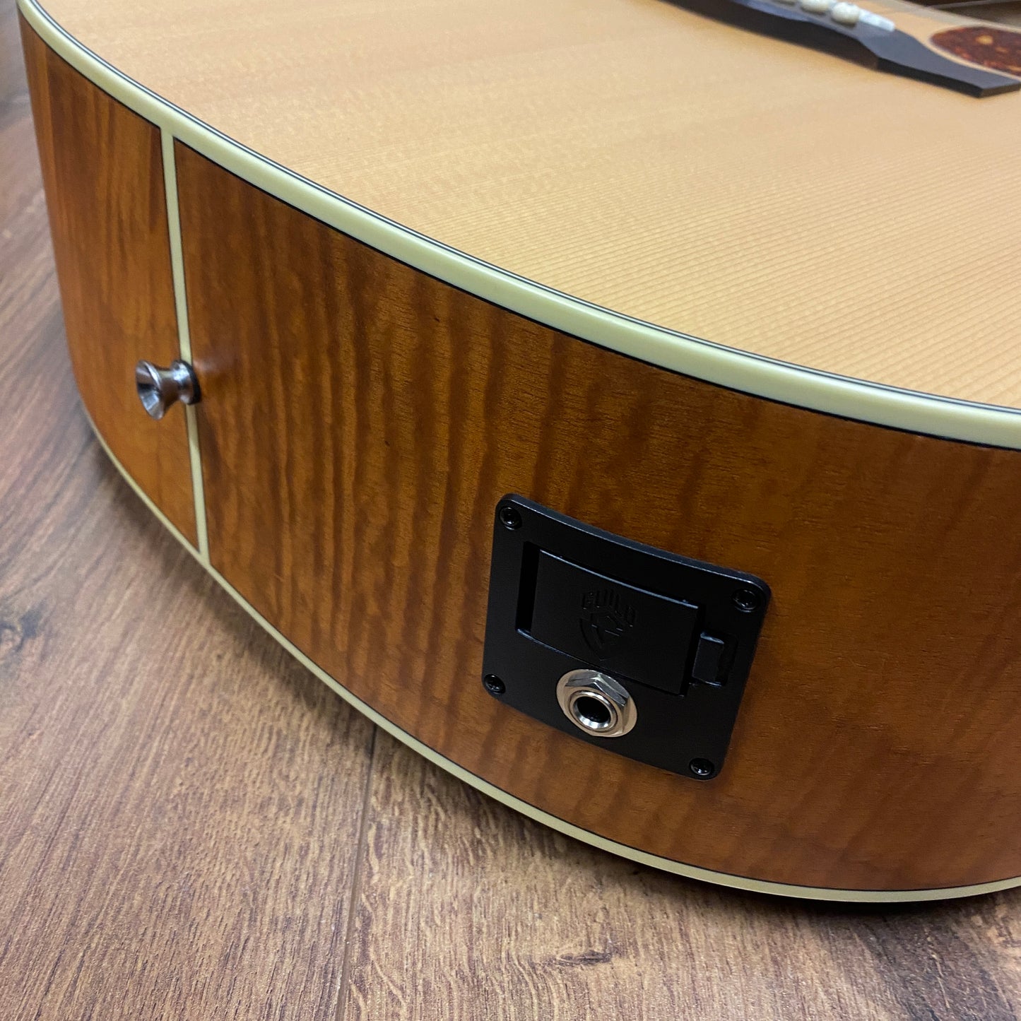 Pre-Owned Guild D-240 Limited Edition Flame - Natural