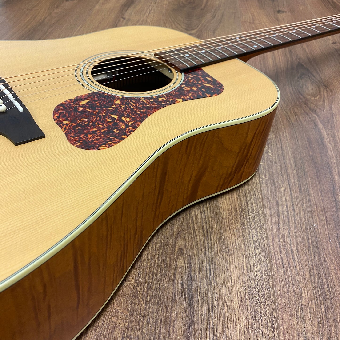 Pre-Owned Guild D-240 Limited Edition Flame - Natural