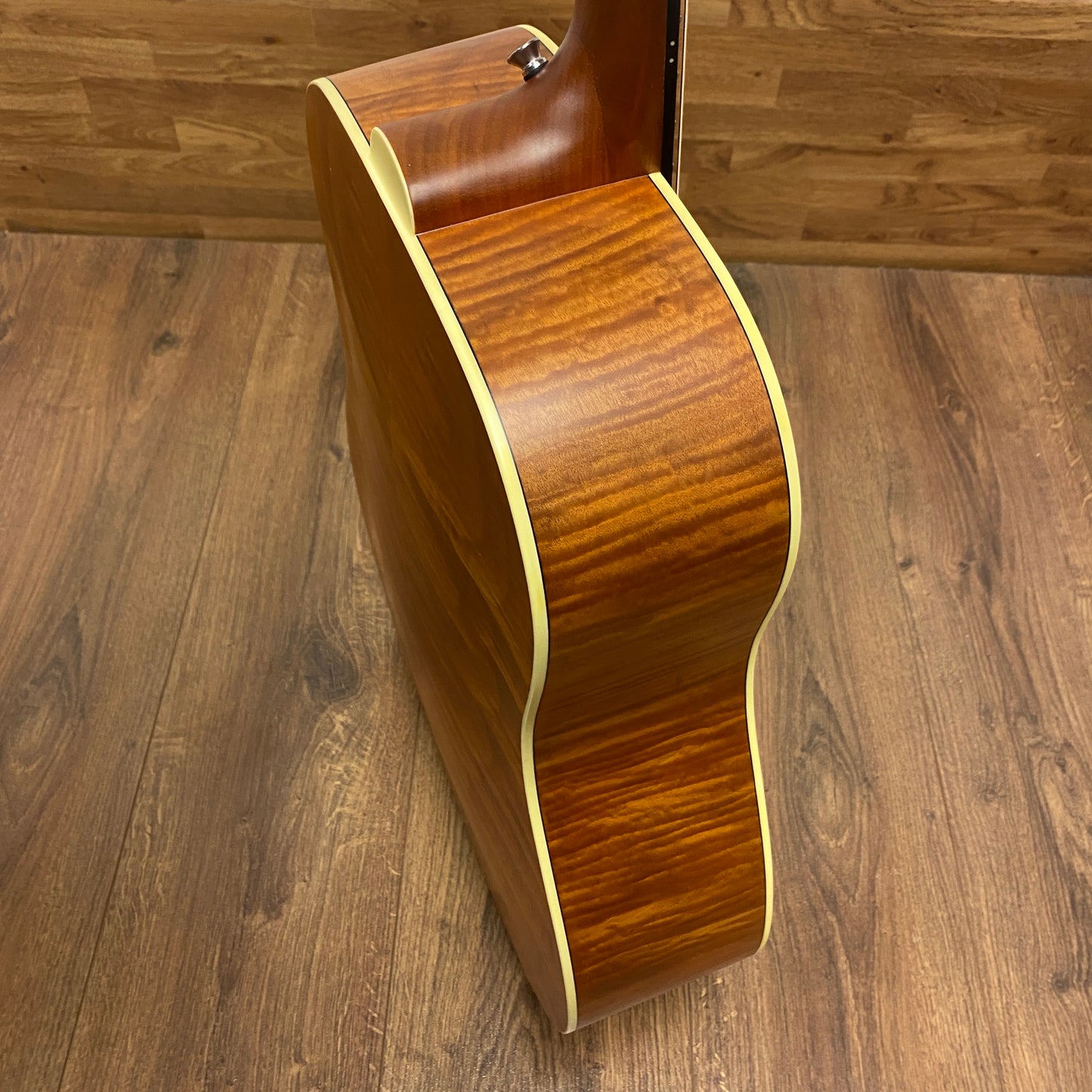 Pre-Owned Guild D-240 Limited Edition Flame - Natural