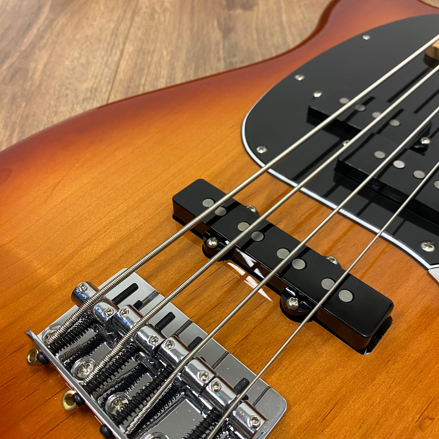 Pre-Owned Fender Player Mustang PJ Bass - Sienna Sunburst