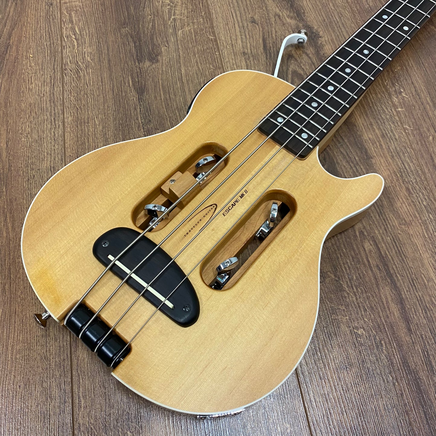 Pre-Owned Traveler Escape Bass MkII - Natural