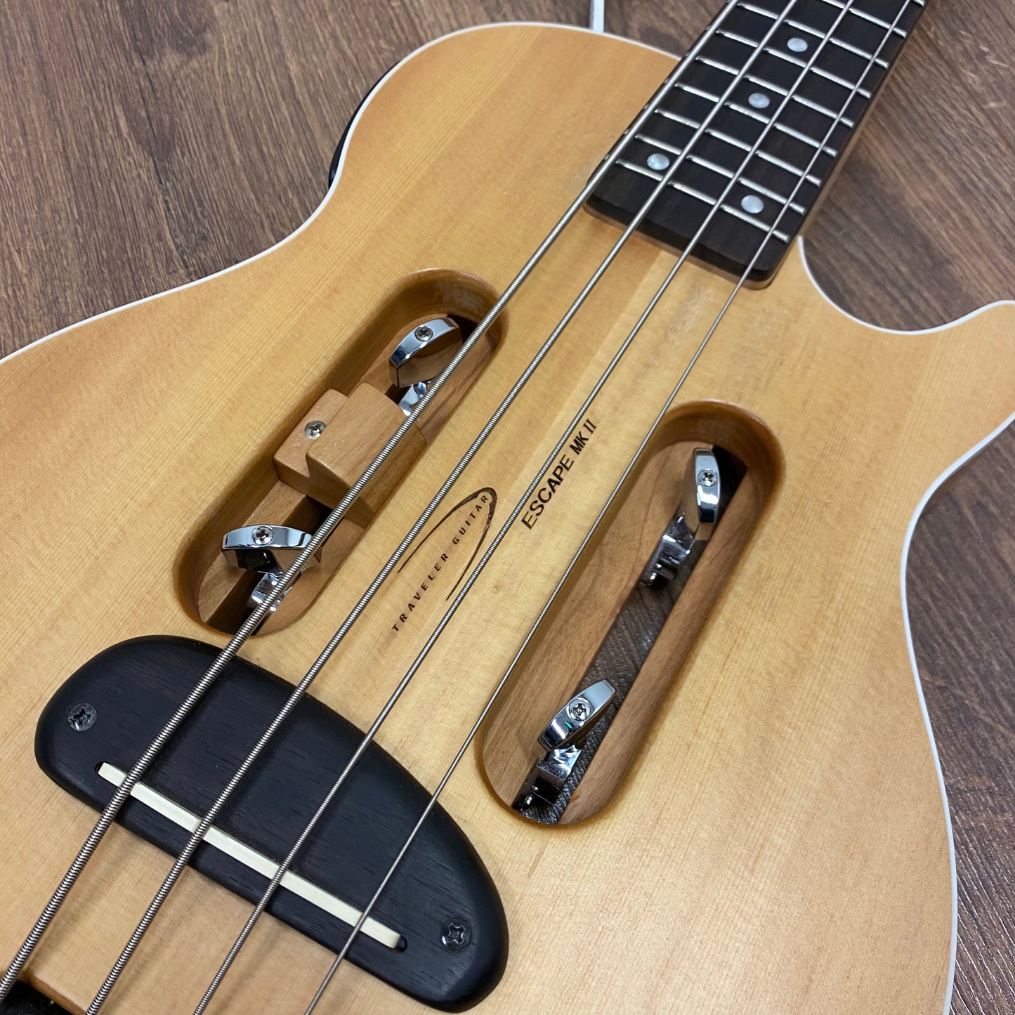 Pre-Owned Traveler Escape Bass MkII - Natural