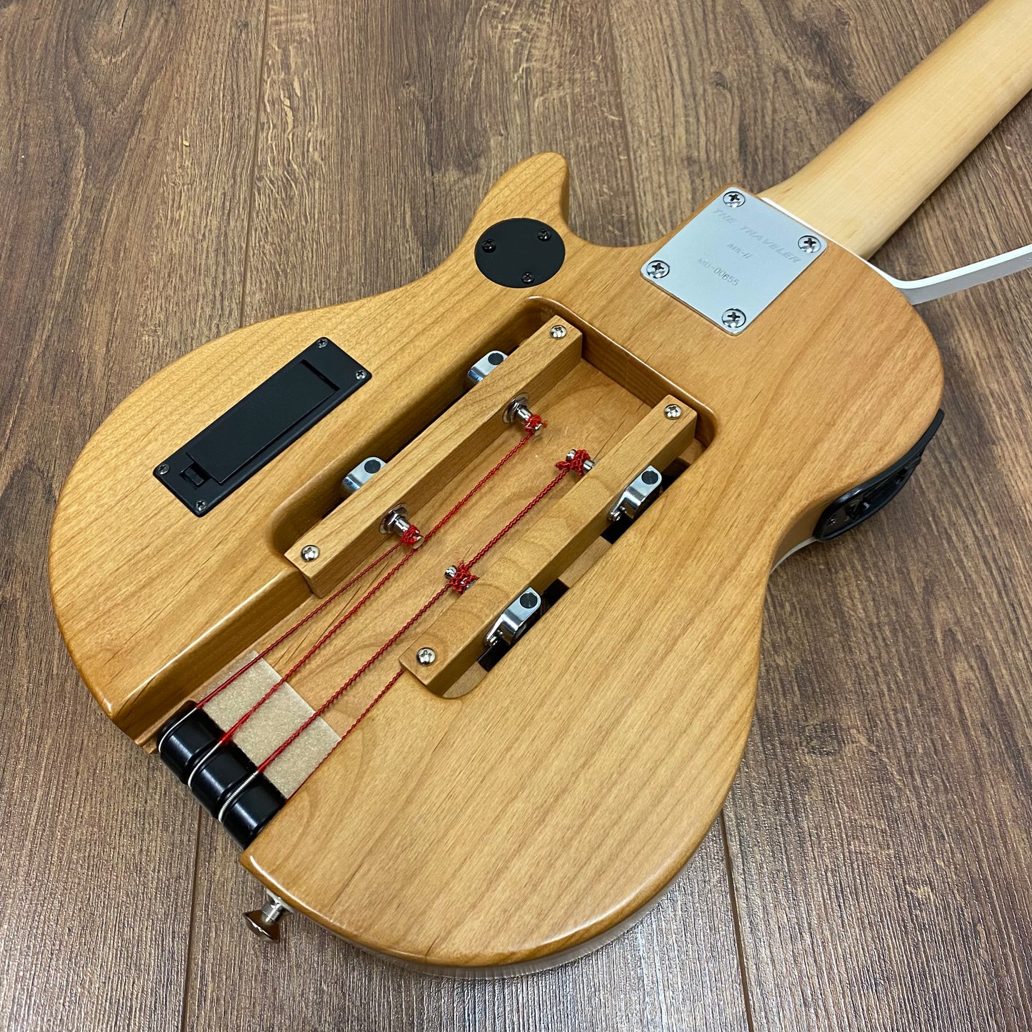 Pre-Owned Traveler Escape Bass MkII - Natural